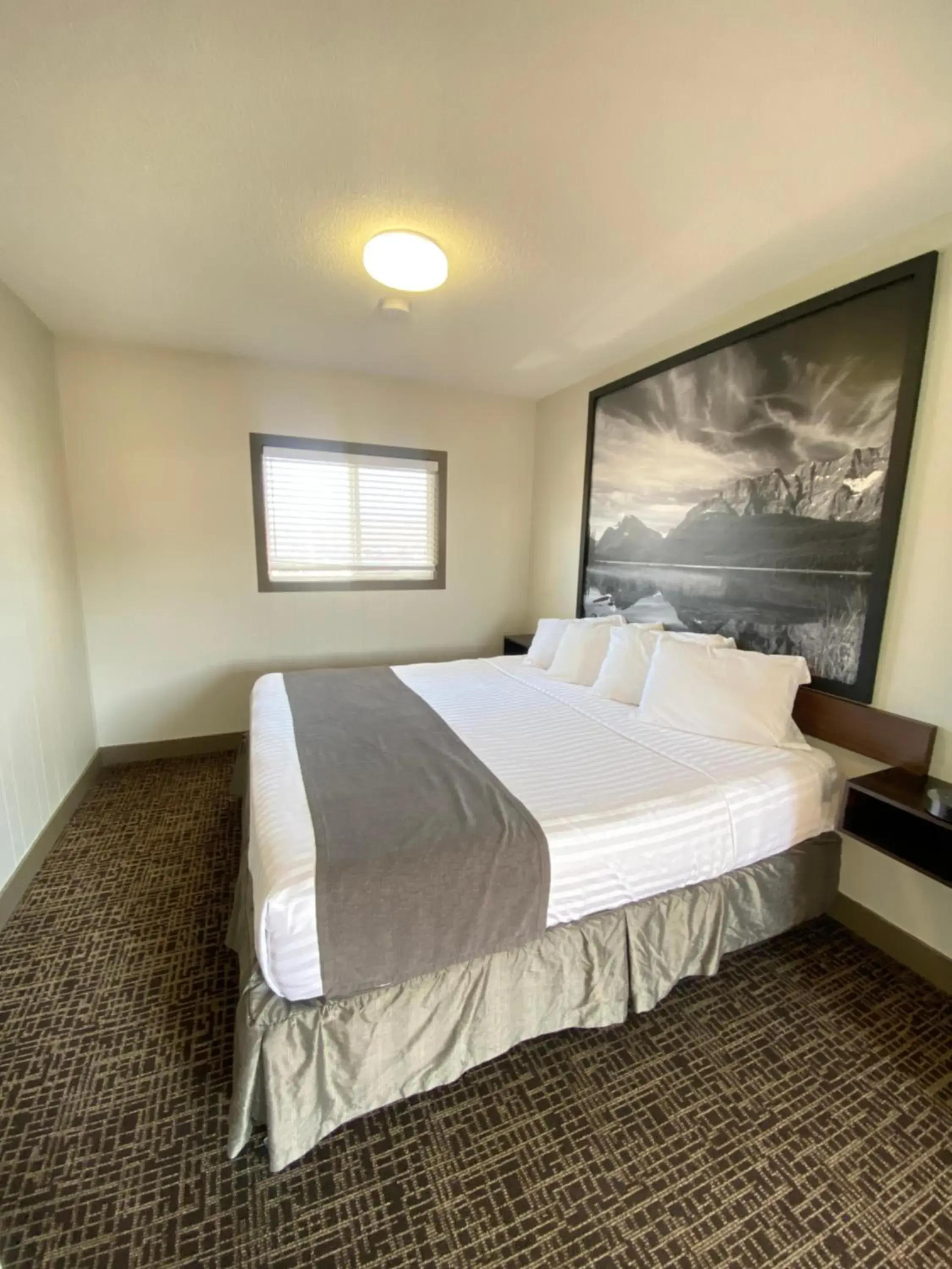 Bed in Super 8 by Wyndham Penticton