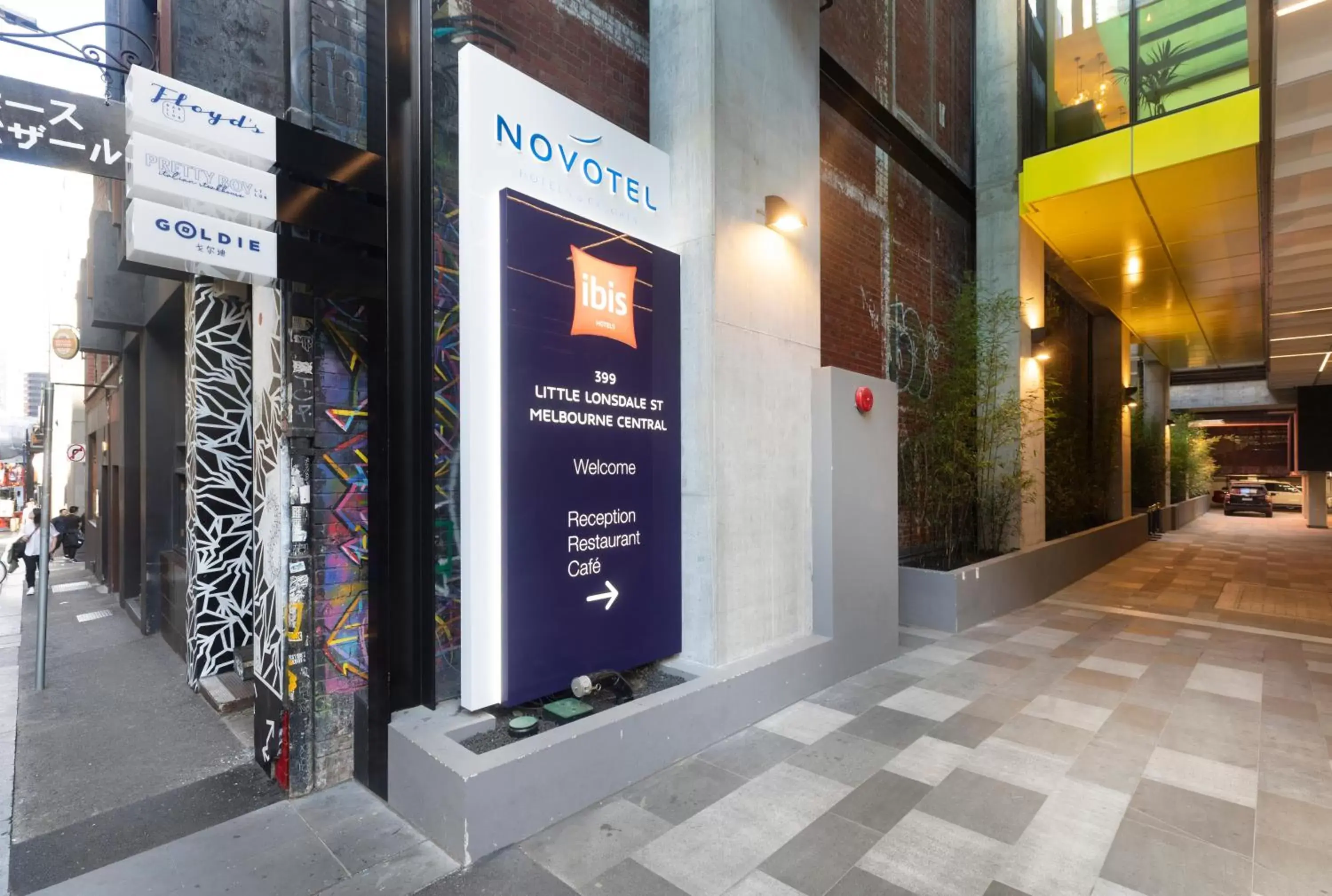 Facade/entrance in Novotel Melbourne Central