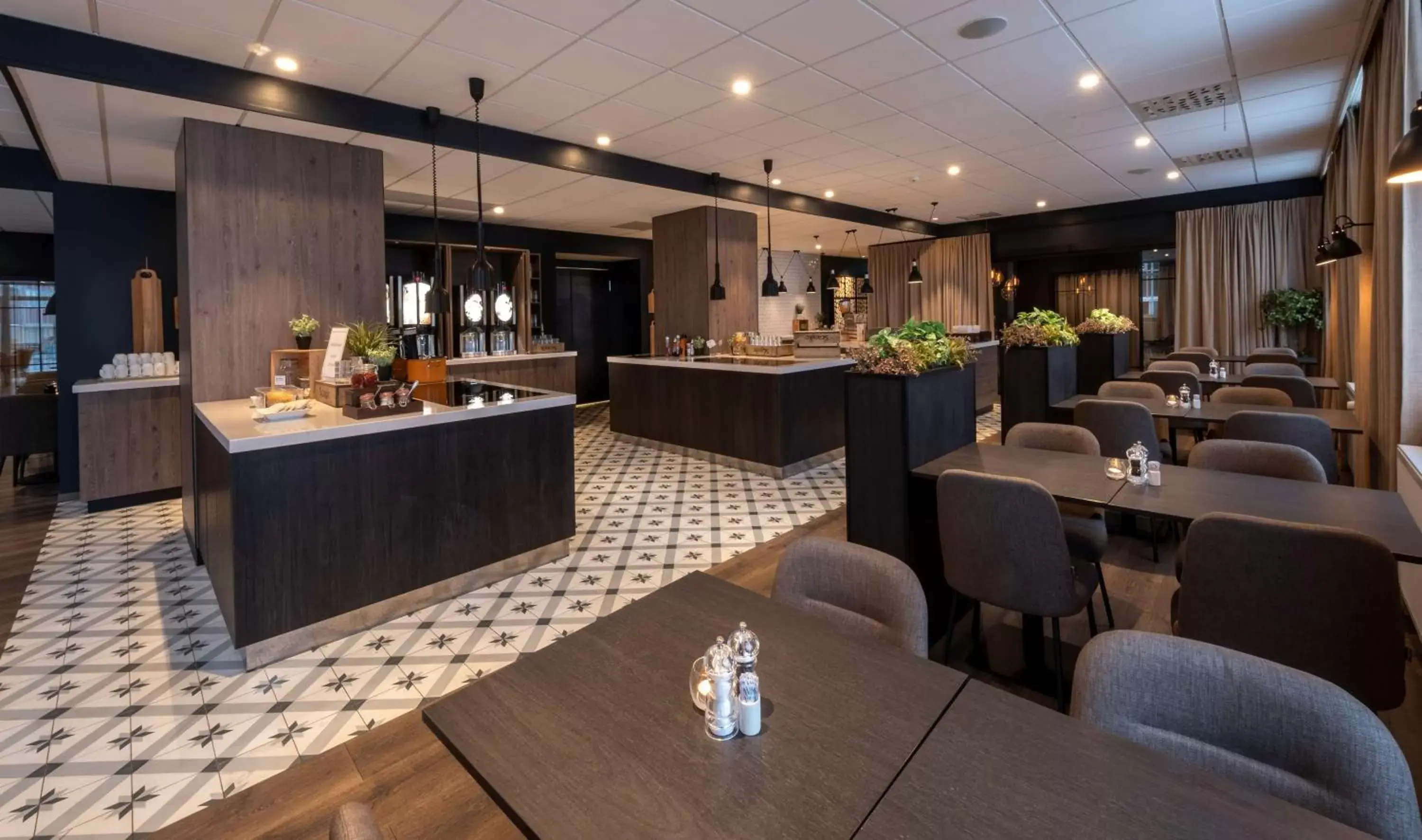 Restaurant/Places to Eat in Scandic Harstad