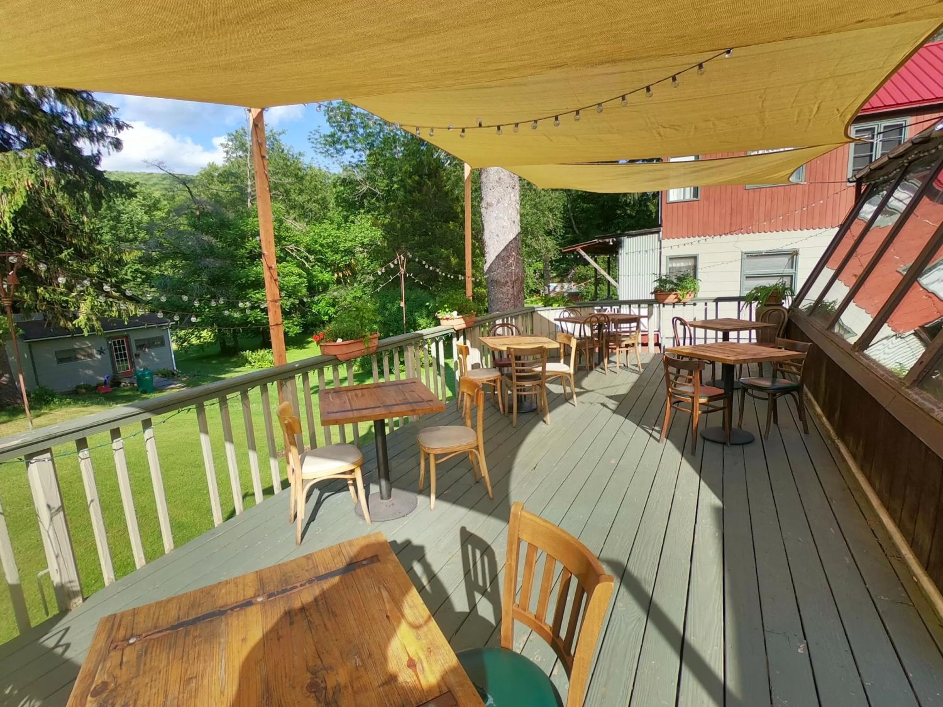 Pine Hill Arms Hotel