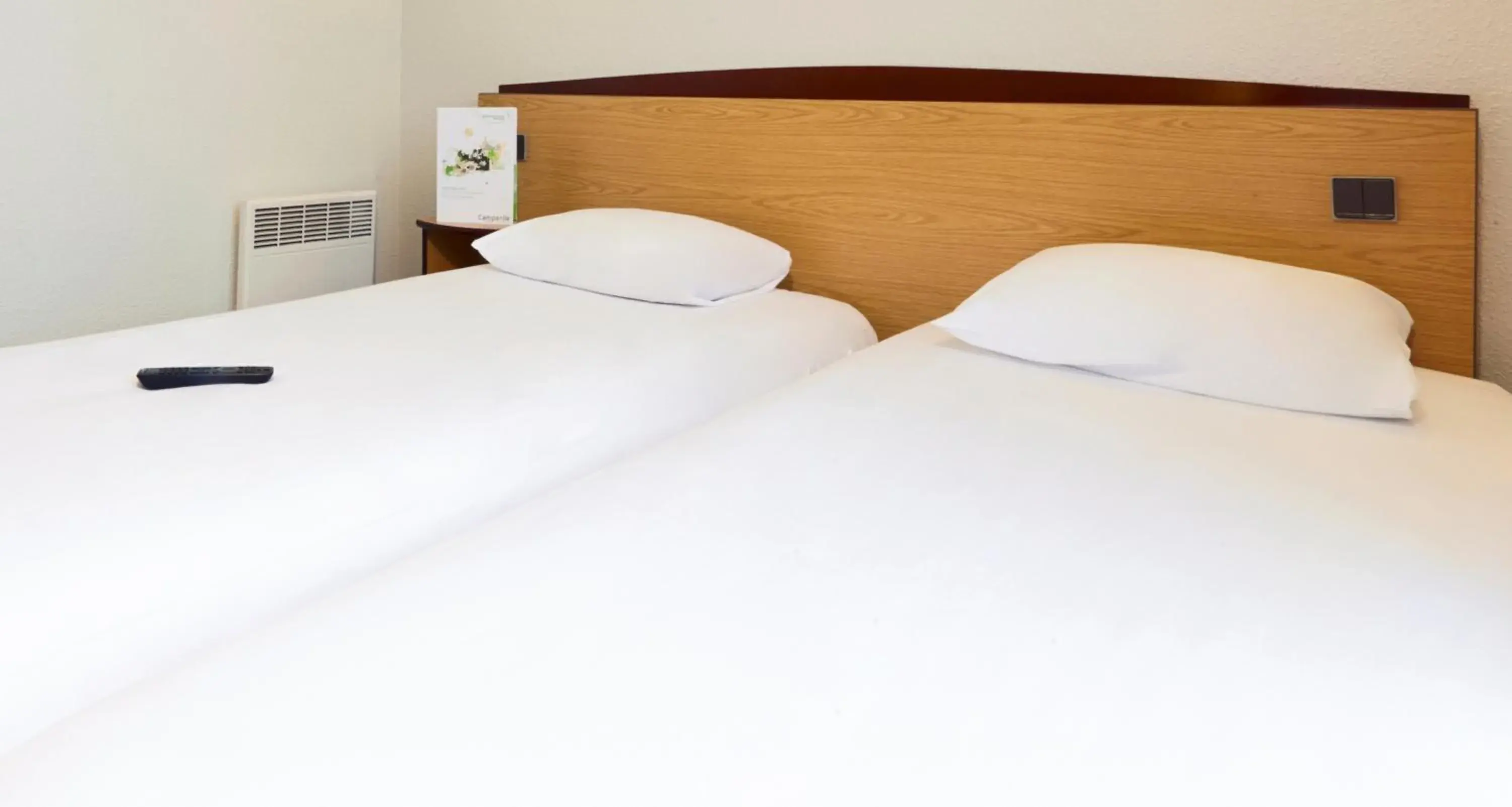 Twin Room in Campanile PRIME - Paris Ouest Boulogne Twin Room in Campanile PRIME - Paris Ouest Boulogne