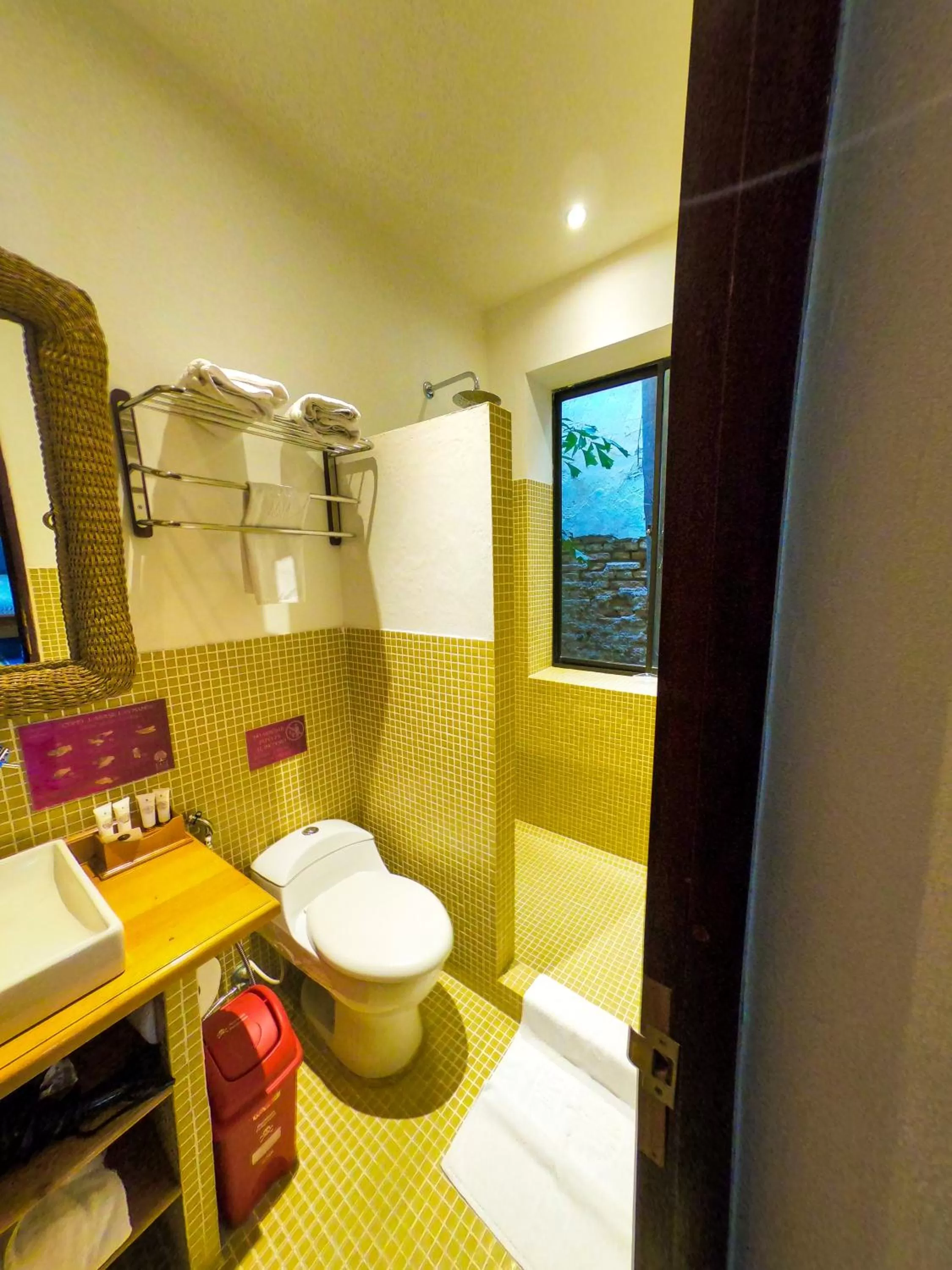 Bathroom in Casa de Isabella, a Kali Hotel