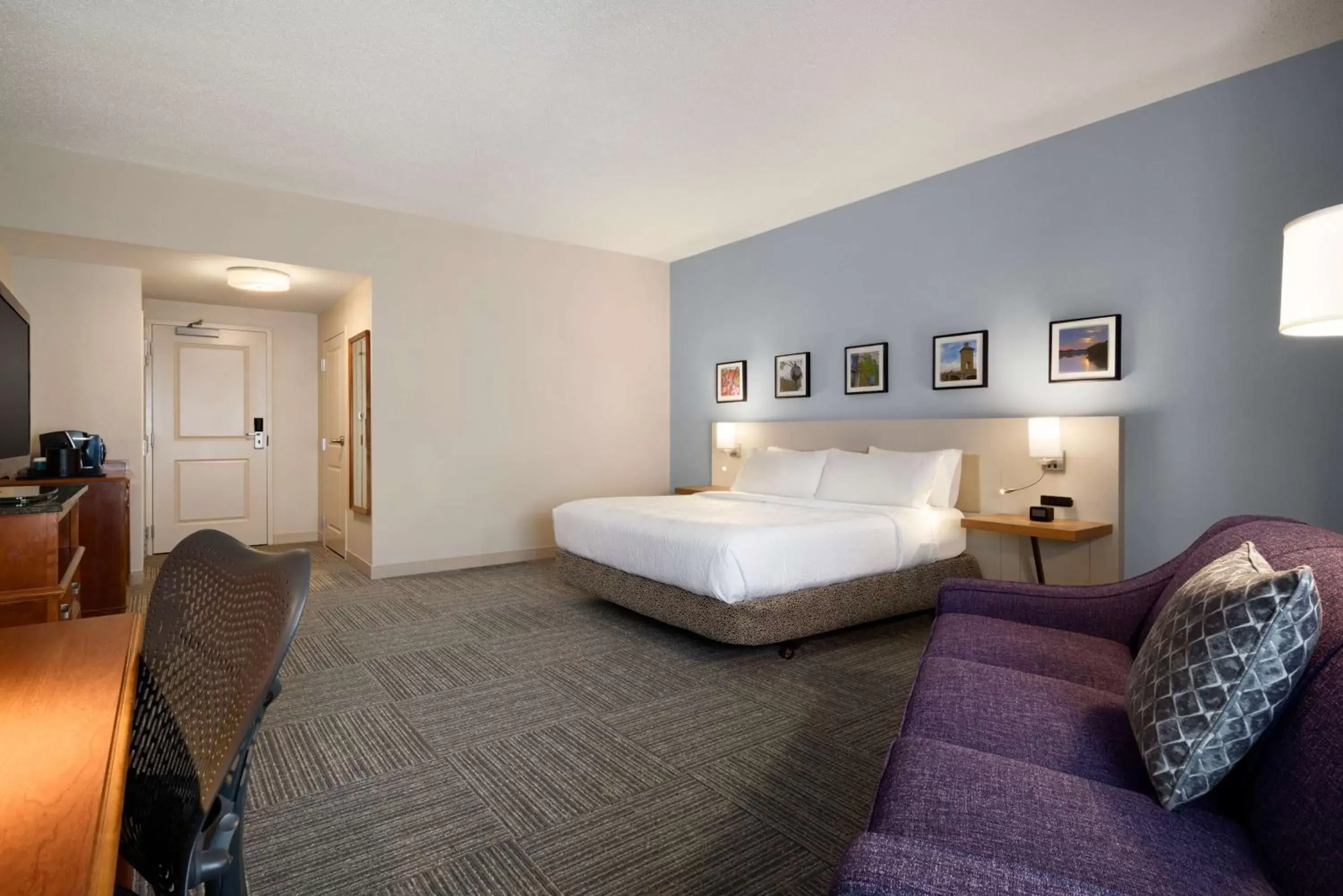 Bedroom, Bed in Hilton Garden Inn Wilkes-Barre