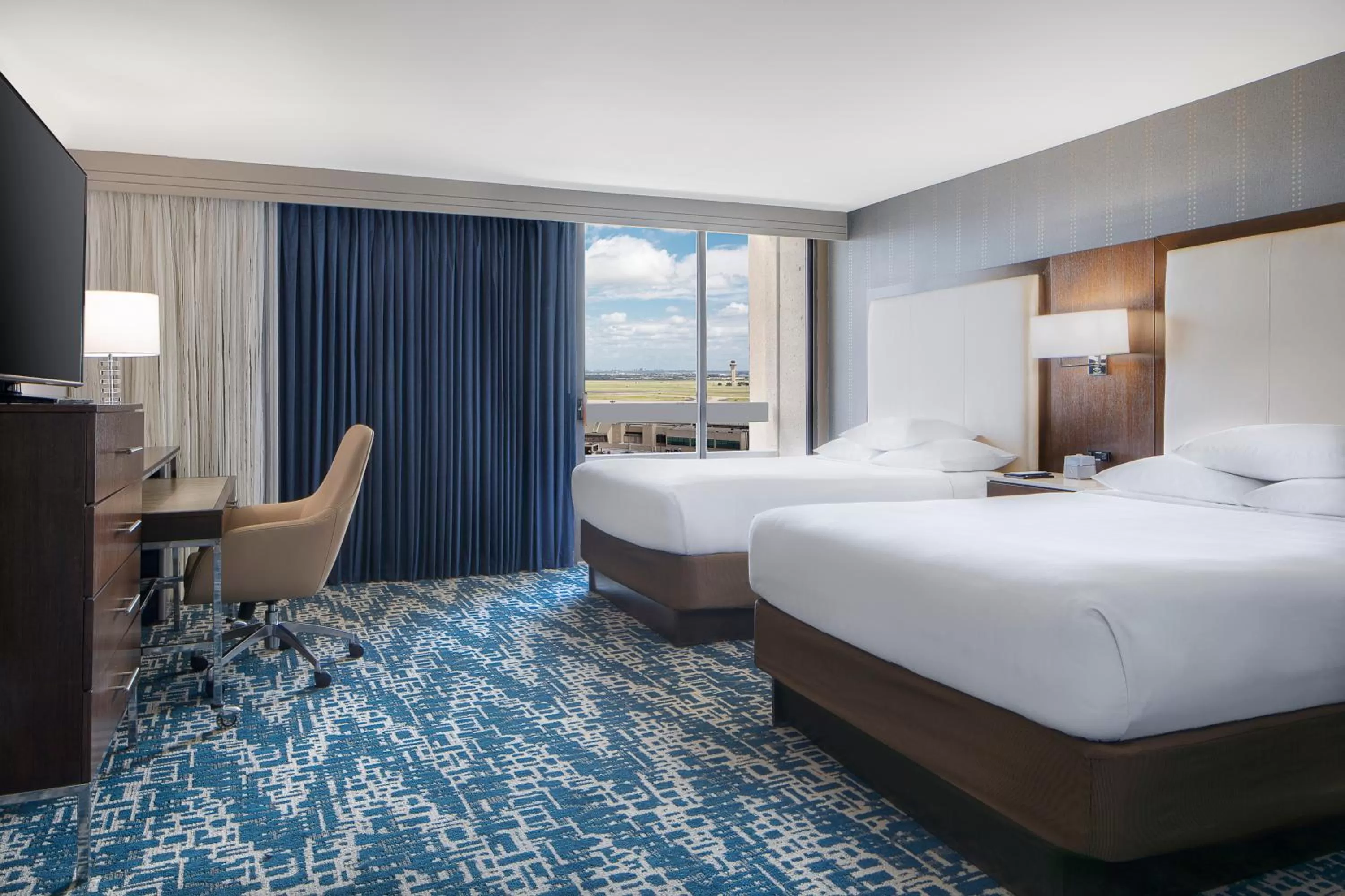 Photo of the whole room, Bed in Hyatt Regency DFW International Airport