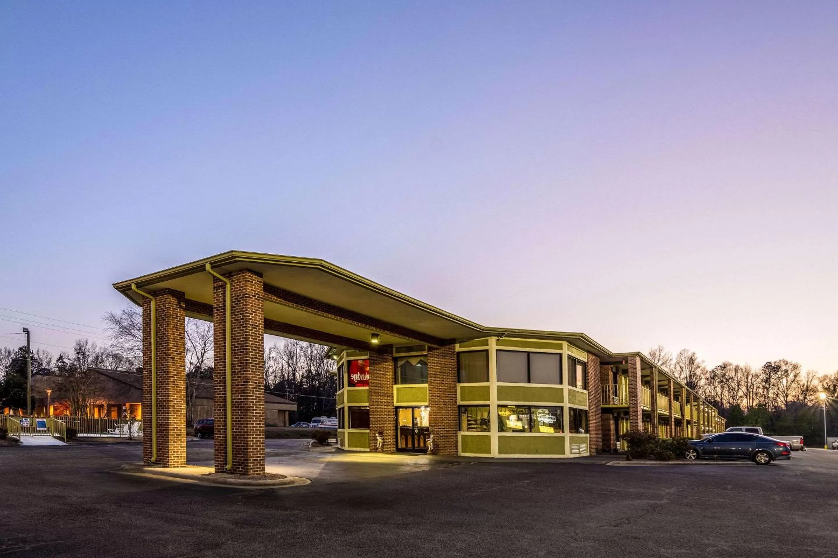 Property building in Econo Lodge Whiteville