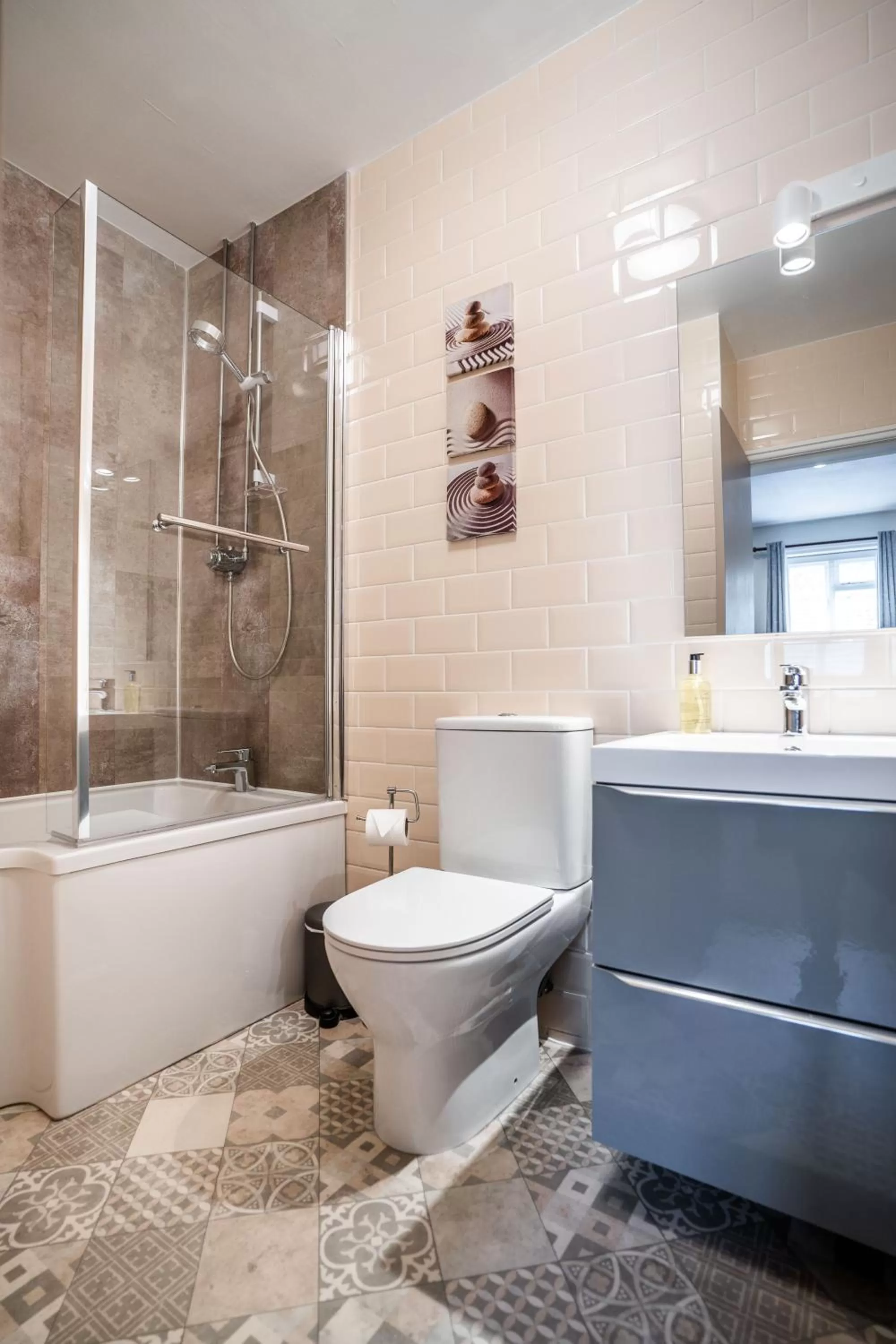 Bathroom in Black Horse Hotel