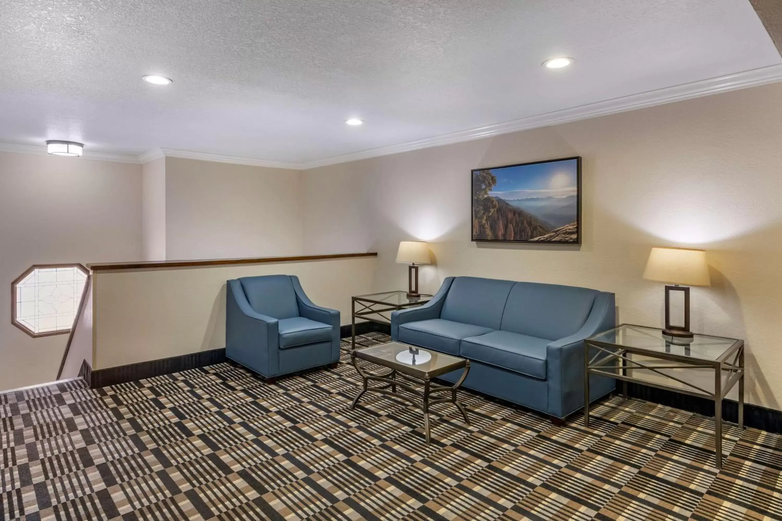 Lobby or reception, Seating Area in Best Western Town & Country Lodge