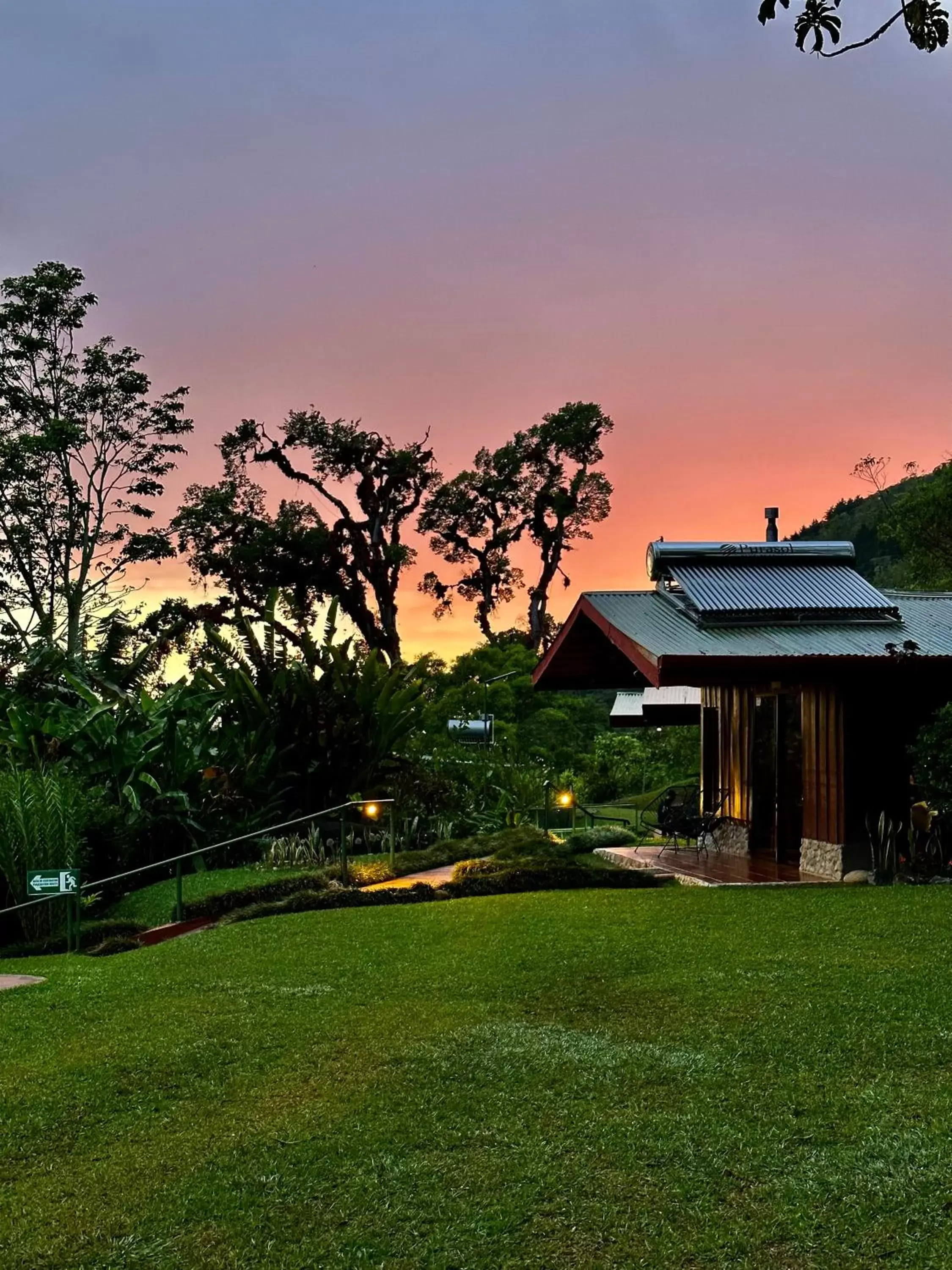 Property Building in Hotel de Montaña El Pelicano