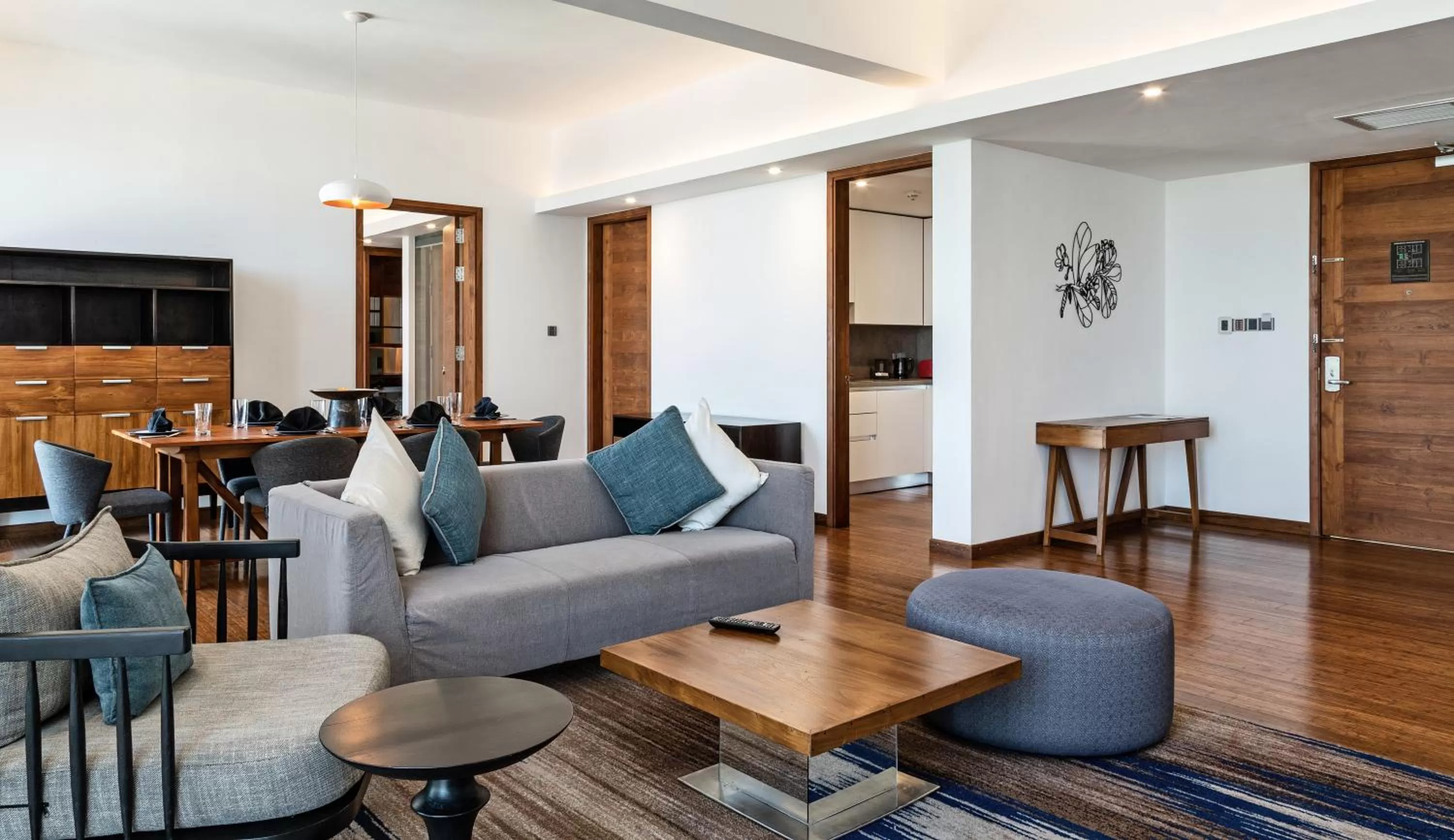 Living room in Jetwing Colombo Seven