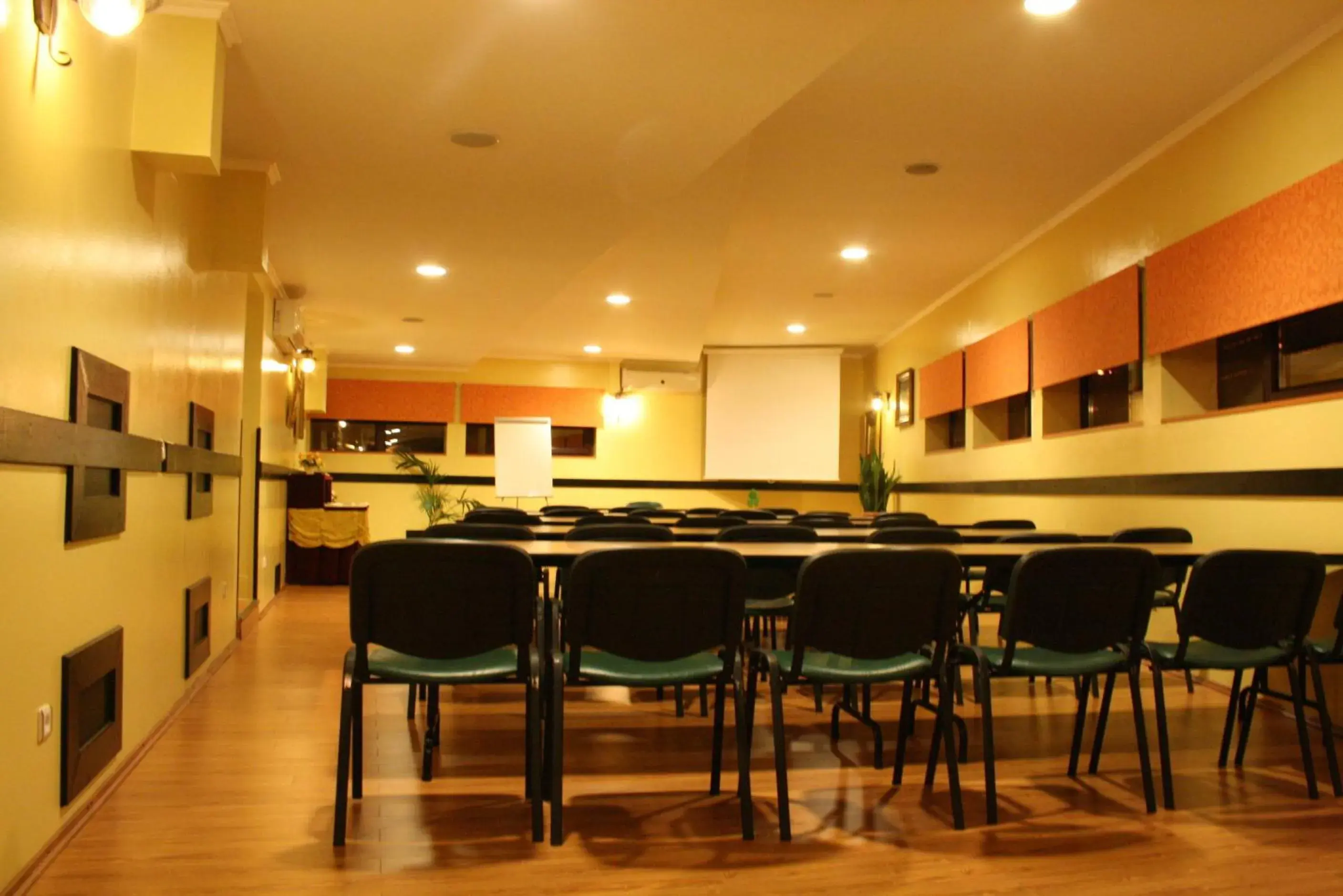 Business facilities in Ambassador Hotel