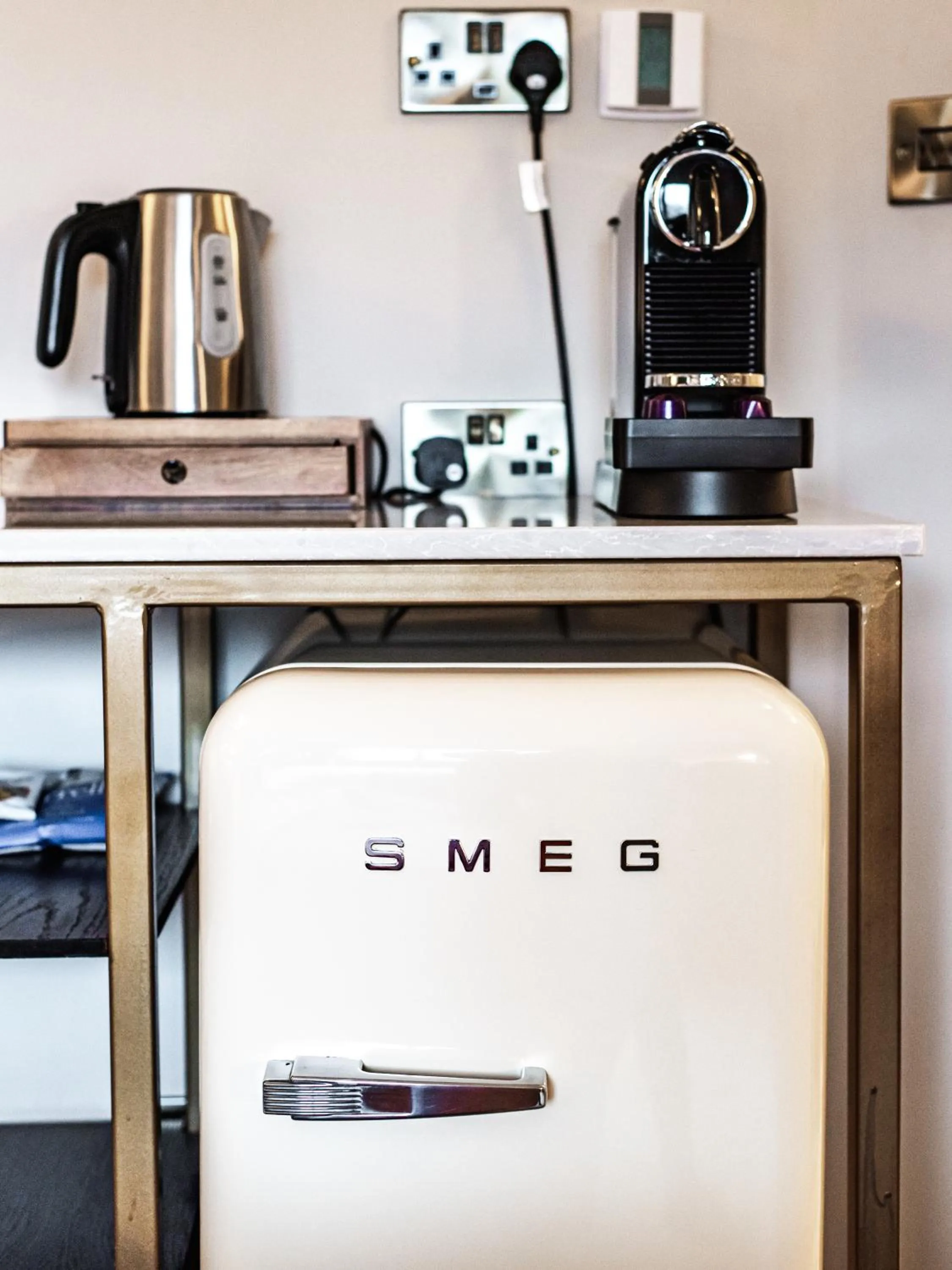 Coffee/tea facilities in Aragon House