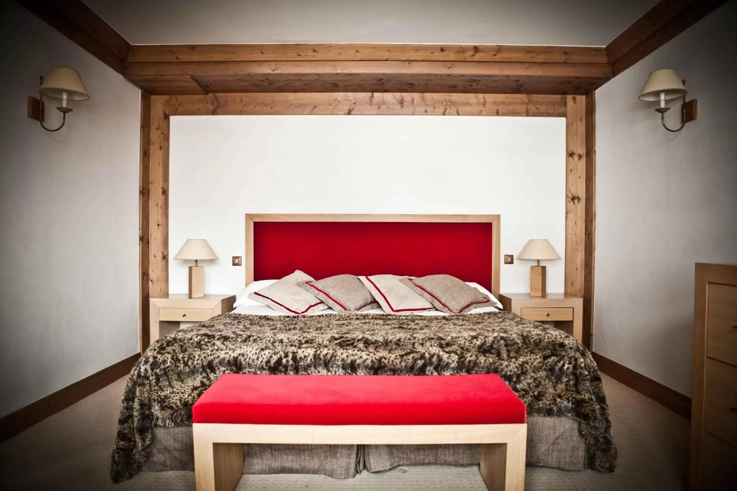 Bed in Hôtel Les Barmes De l'Ours