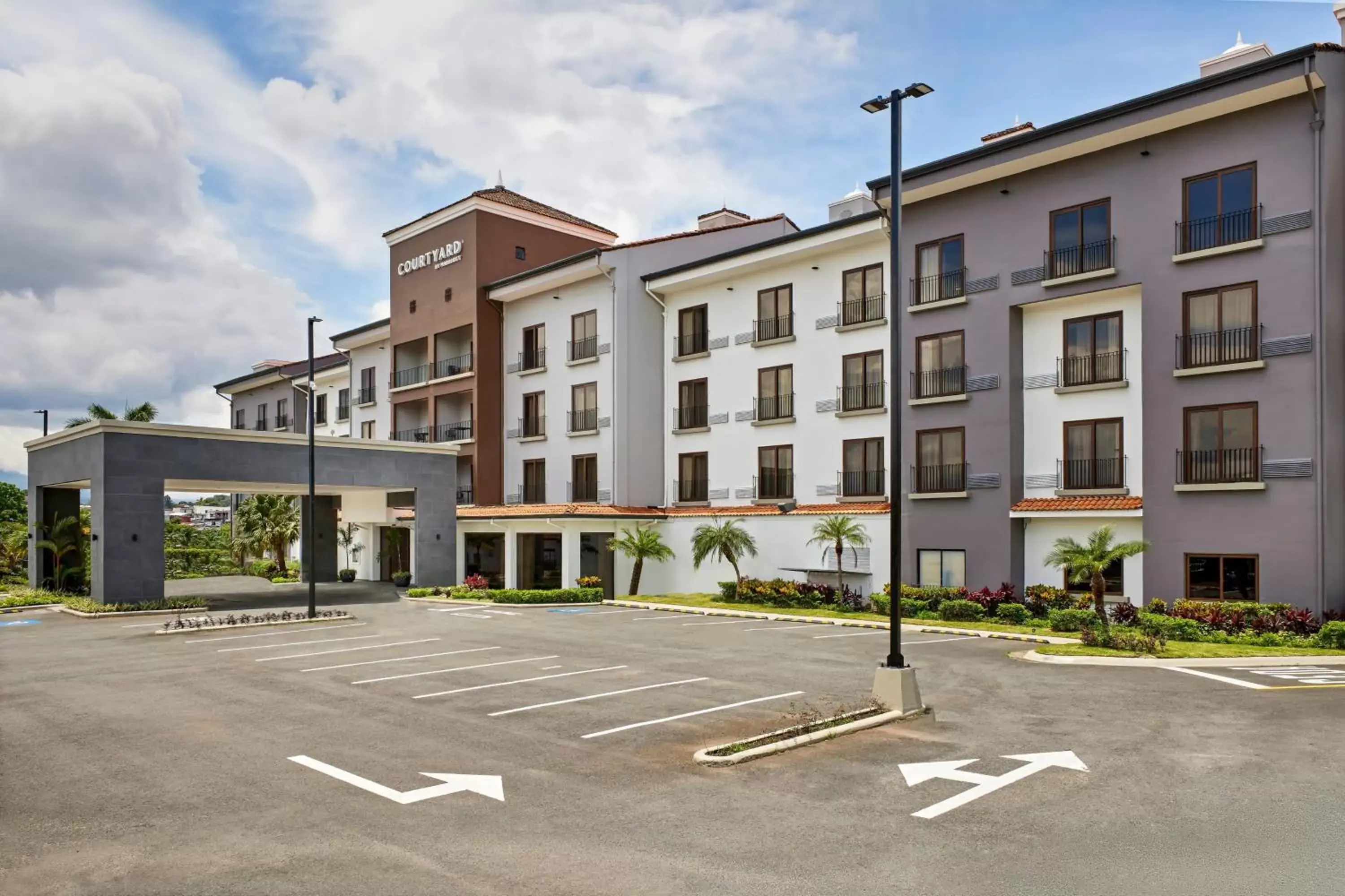 Property Building in Courtyard by Marriott San Jose Escazu