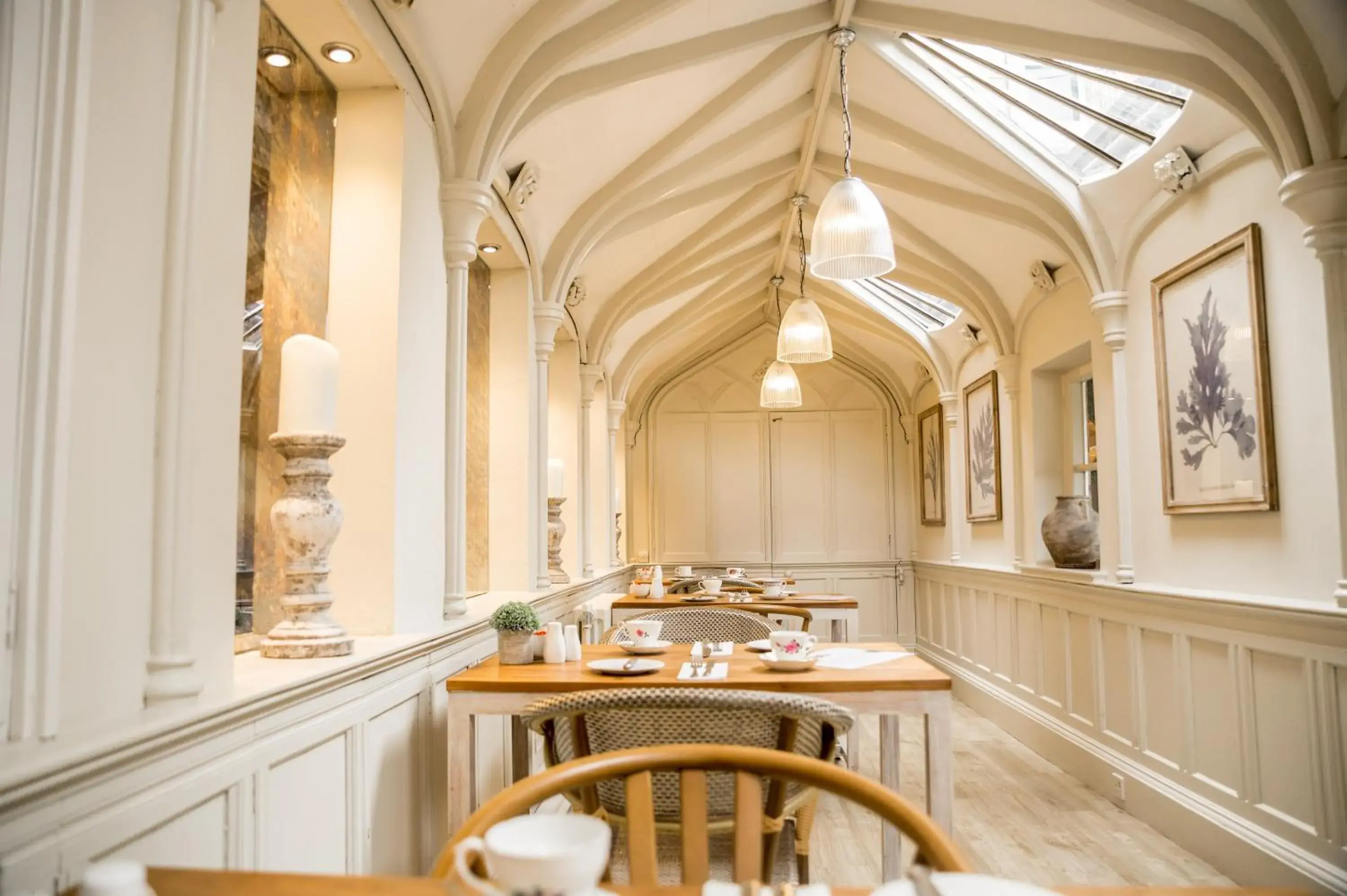 Restaurant/Places to Eat in Sweeney Hall Hotel