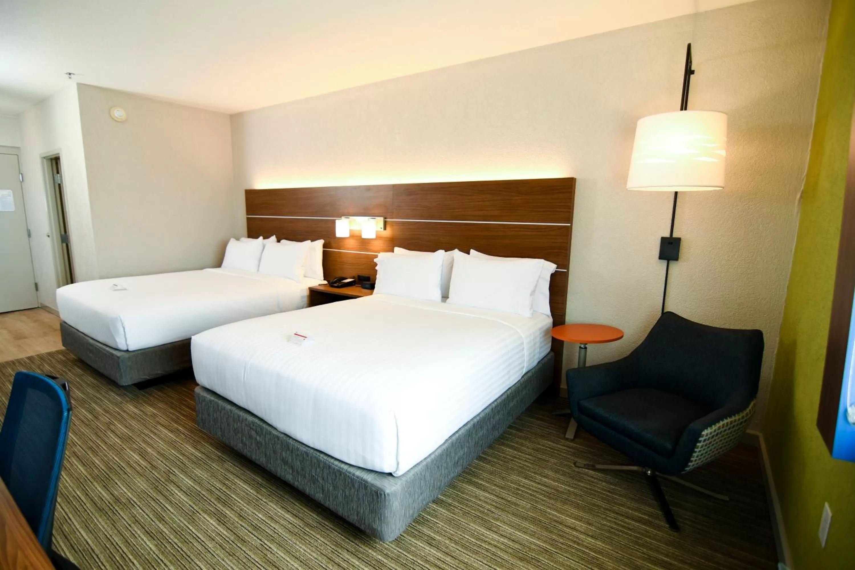 Photo of the whole room, Bed in Holiday Inn Express Hotel & Suites Port Clinton-Catawba Island by IHG