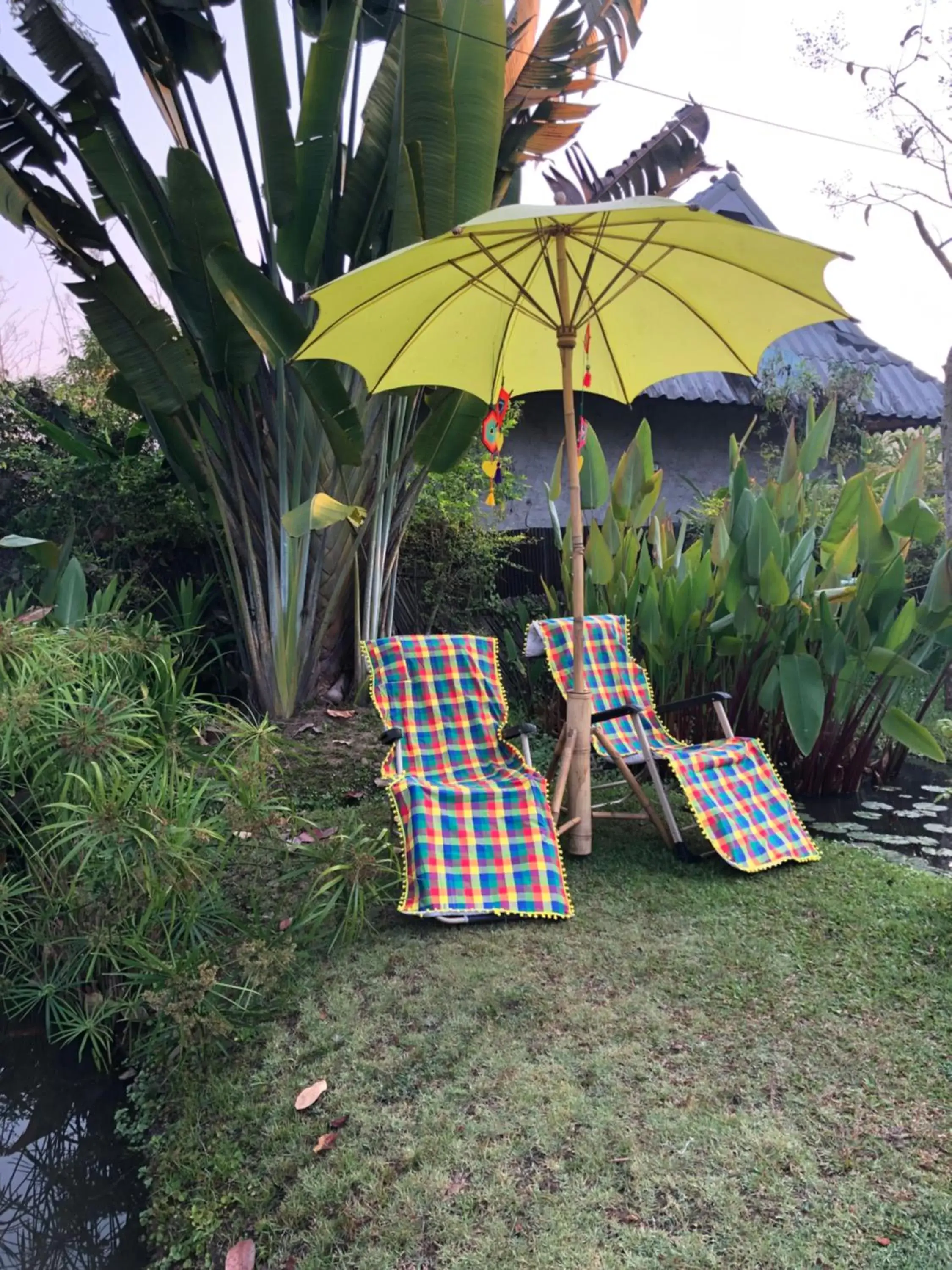 Seating area in Pura Vida Pai Resort