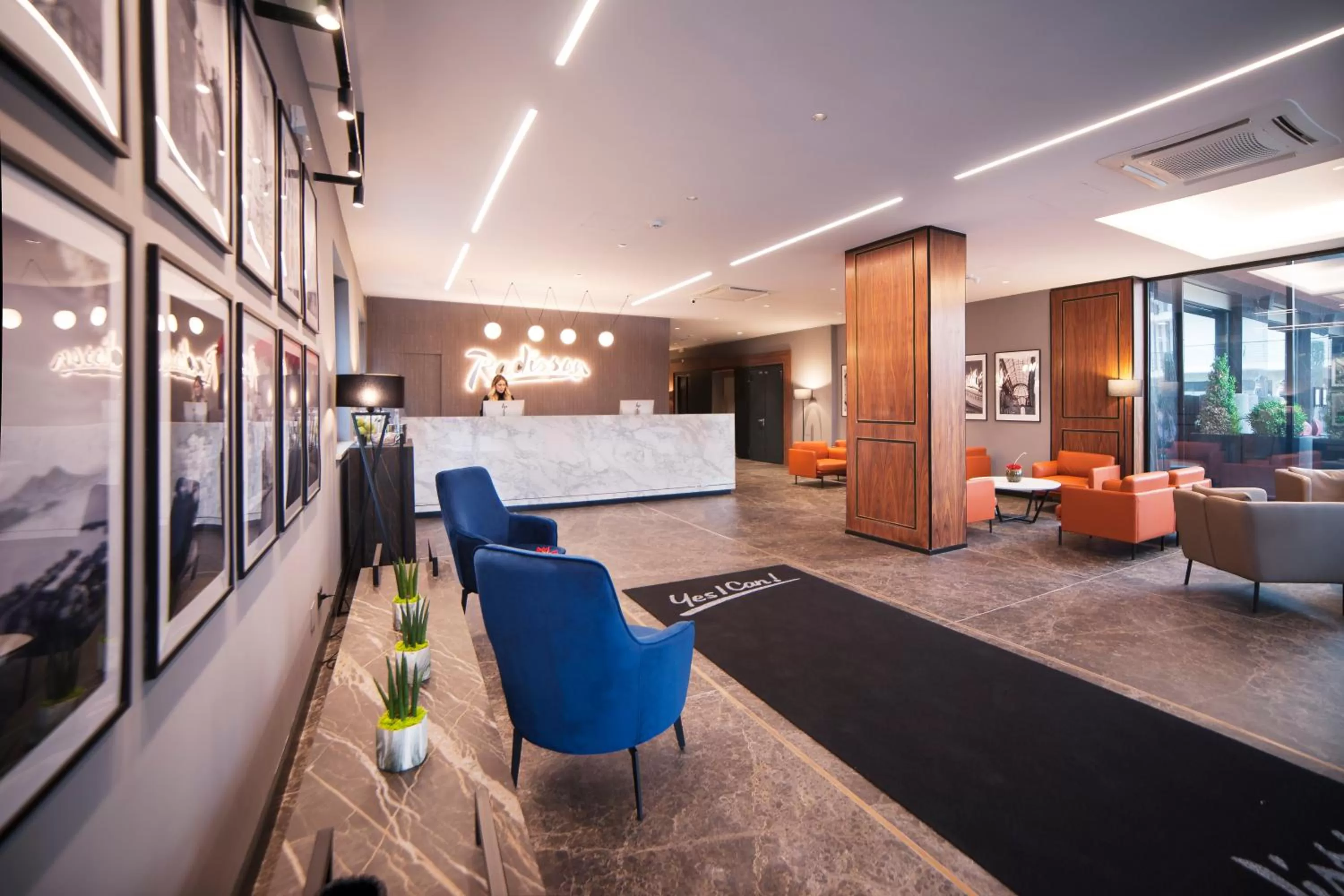 Lobby or reception in Radisson Hotel Nola Naples