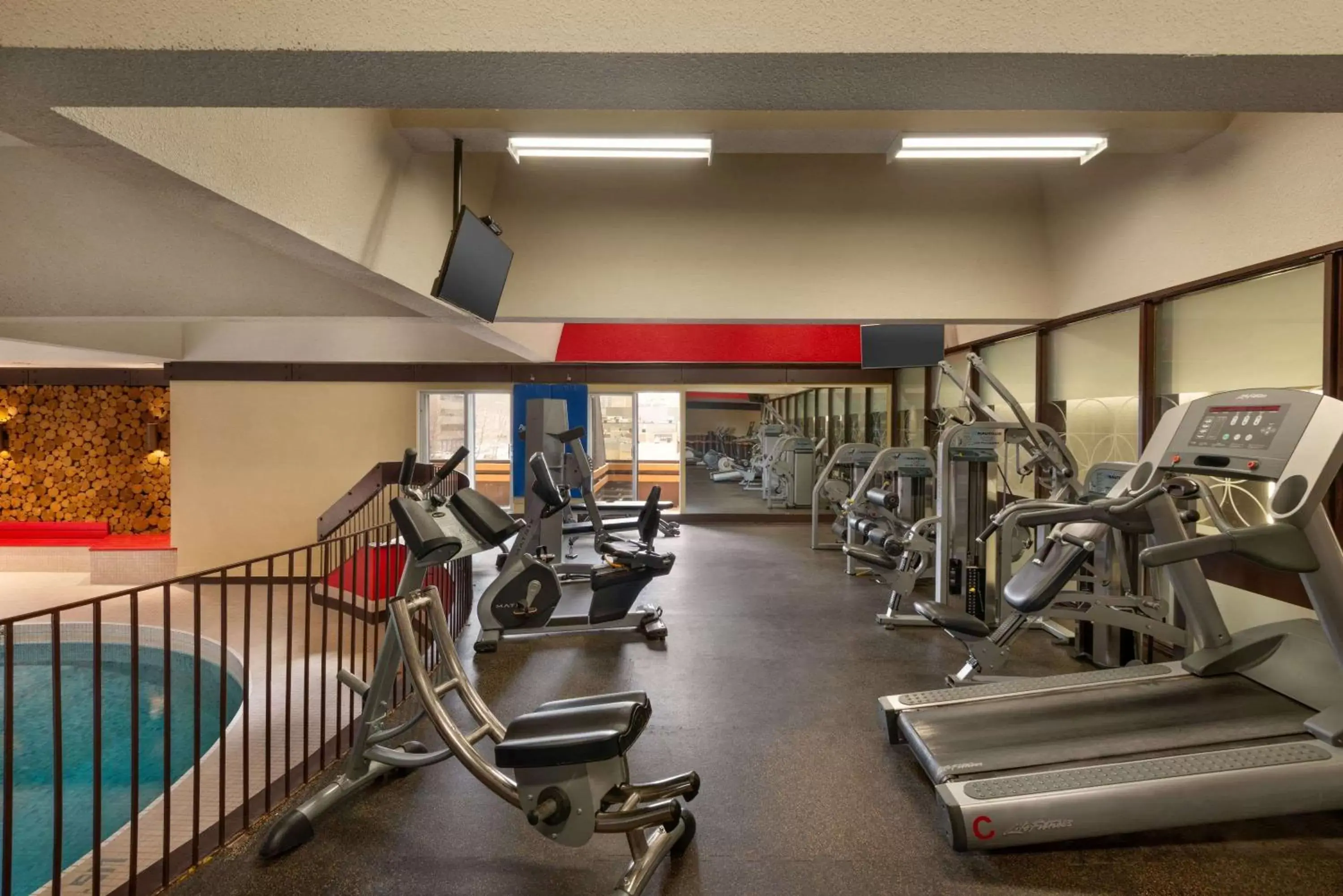 Fitness centre/facilities, Fitness Center/Facilities in Ramada Plaza by Wyndham Regina Downtown