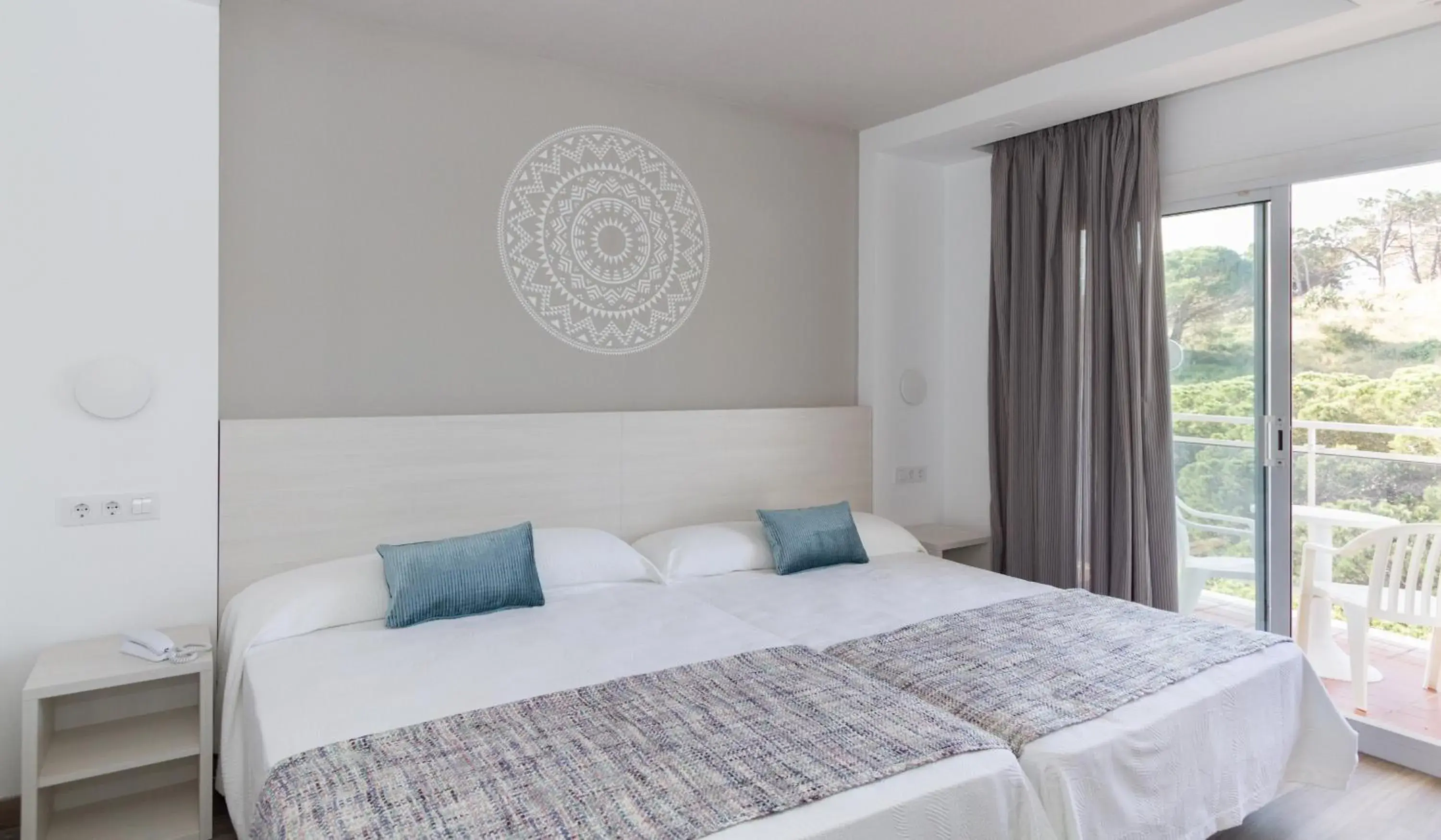 Bedroom, Bed in Hotel Oasis Park Splash