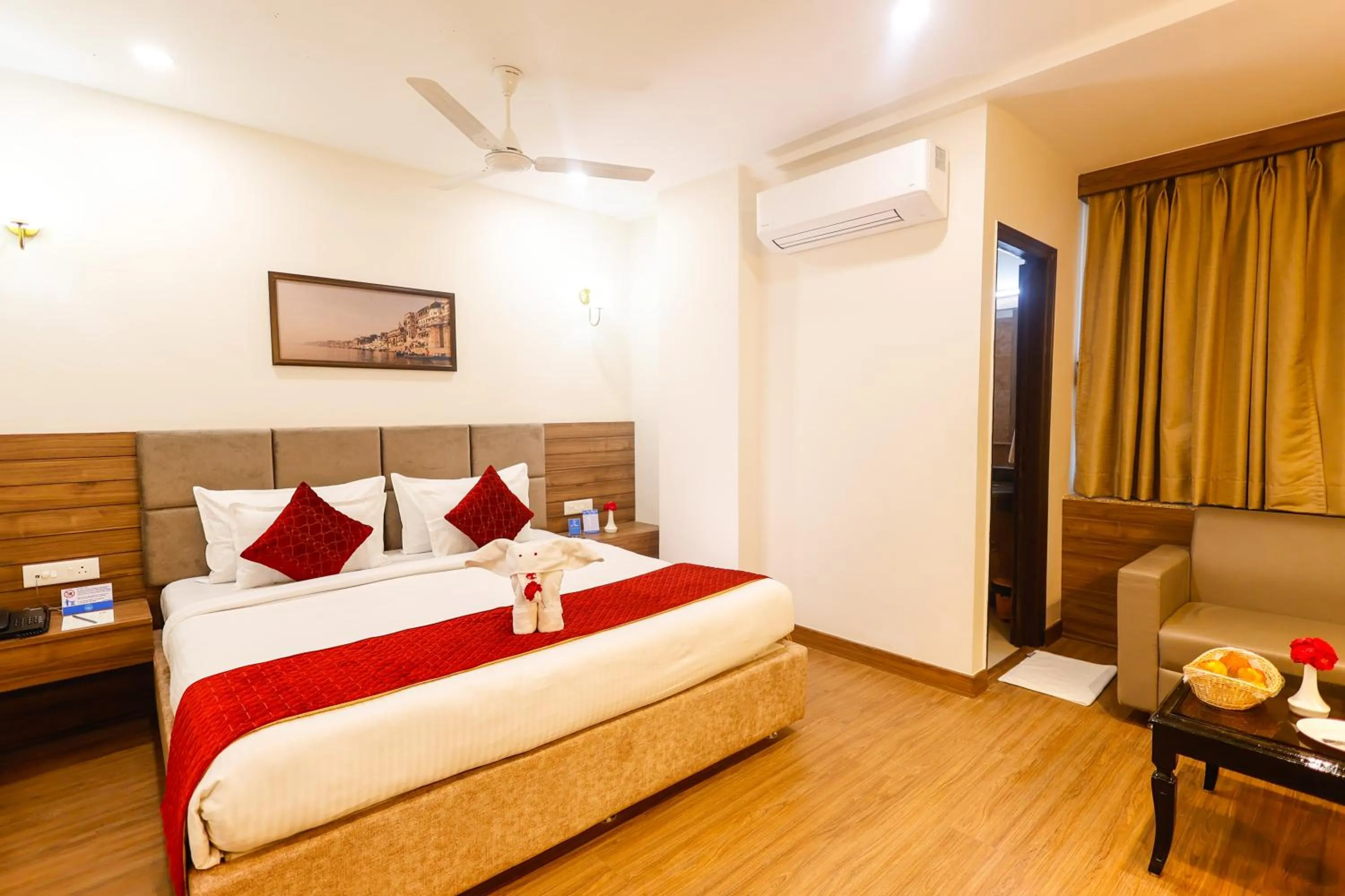 Bed in Hotel Dolphin International