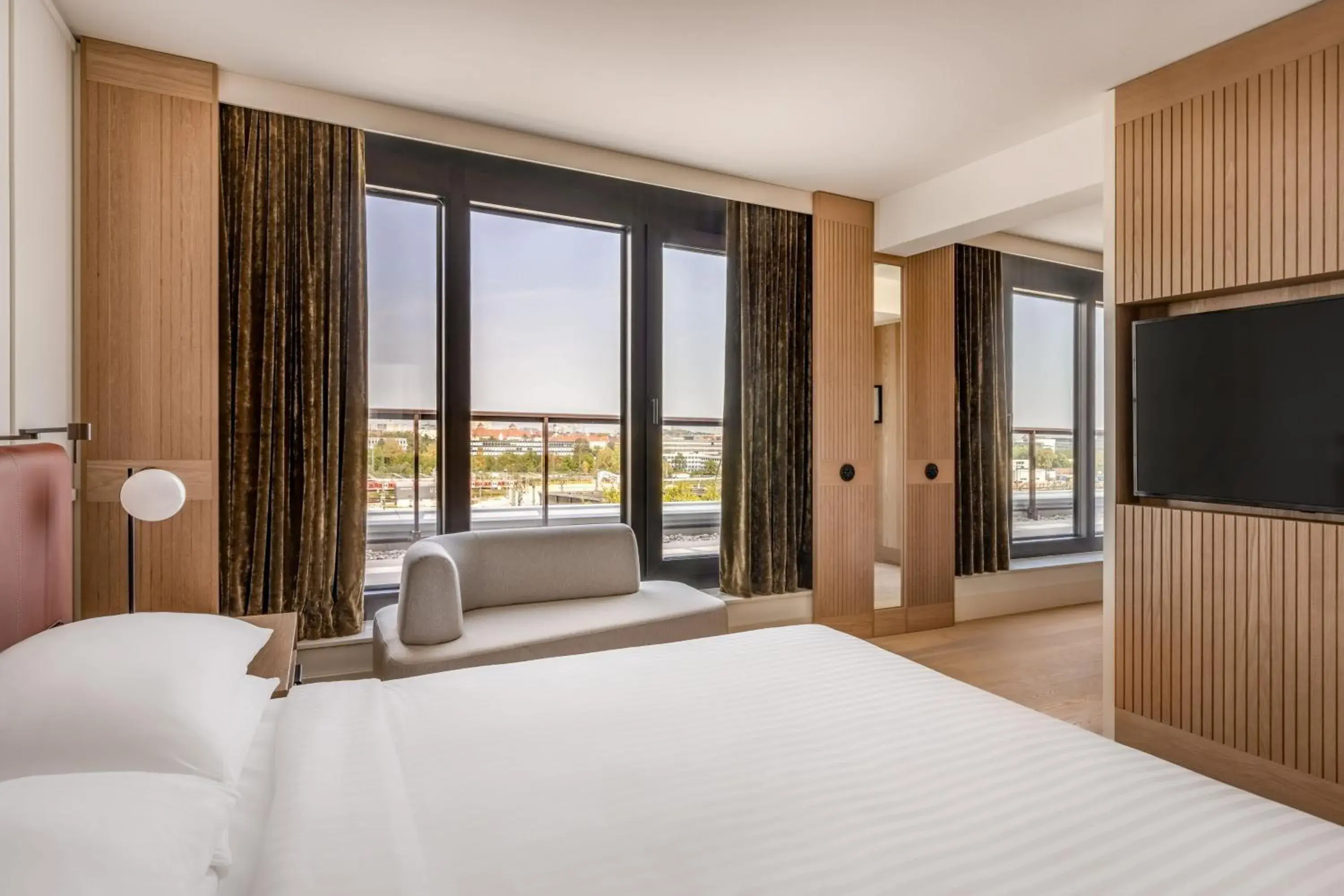 Executive Superior Room - Club Lounge Access in Munich Marriott Hotel City West Executive Superior Room - Club Lounge Access in Munich Marriott Hotel City West