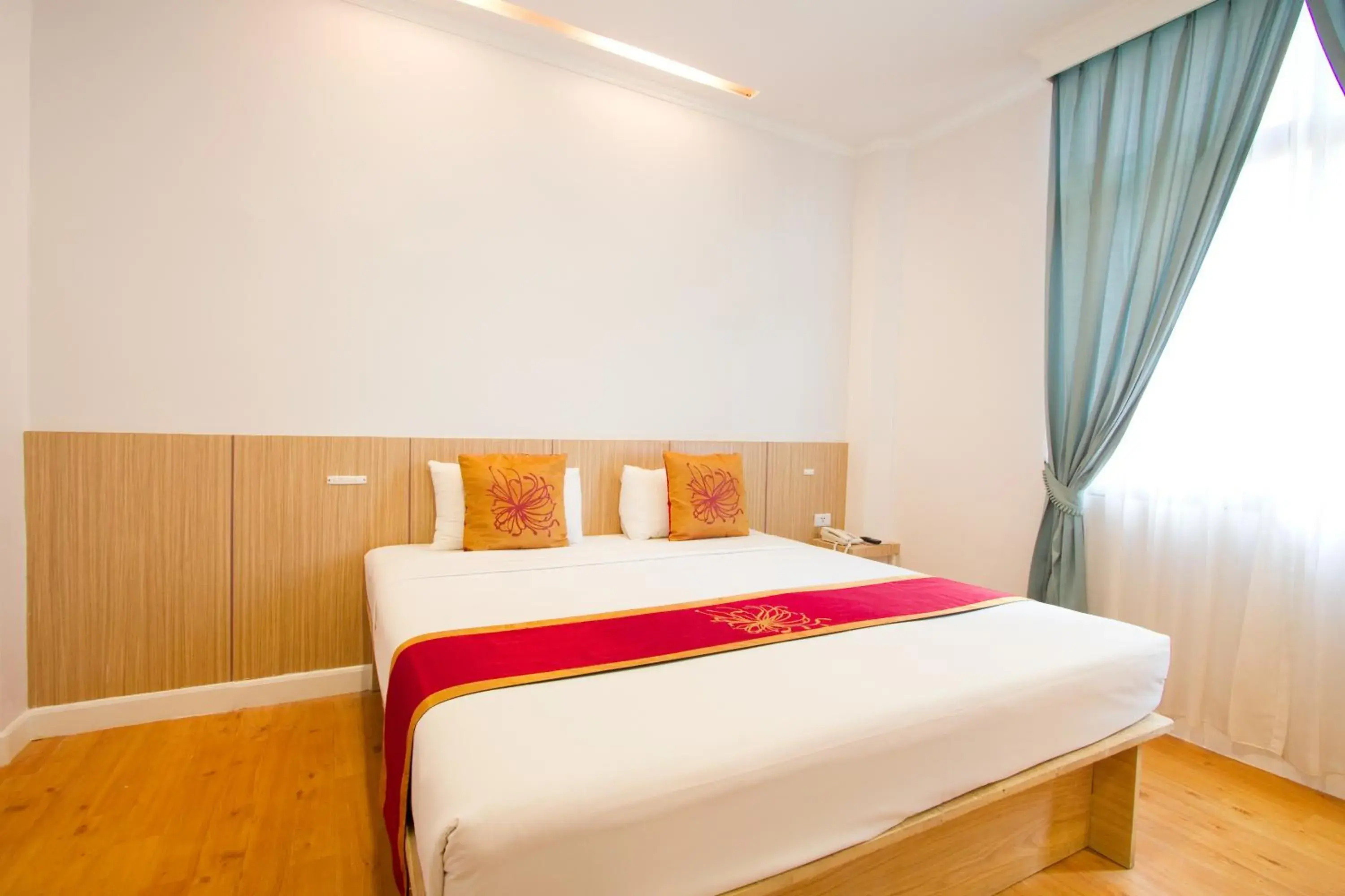 City view, Bed in China Town Hotel - SHA Plus Certified