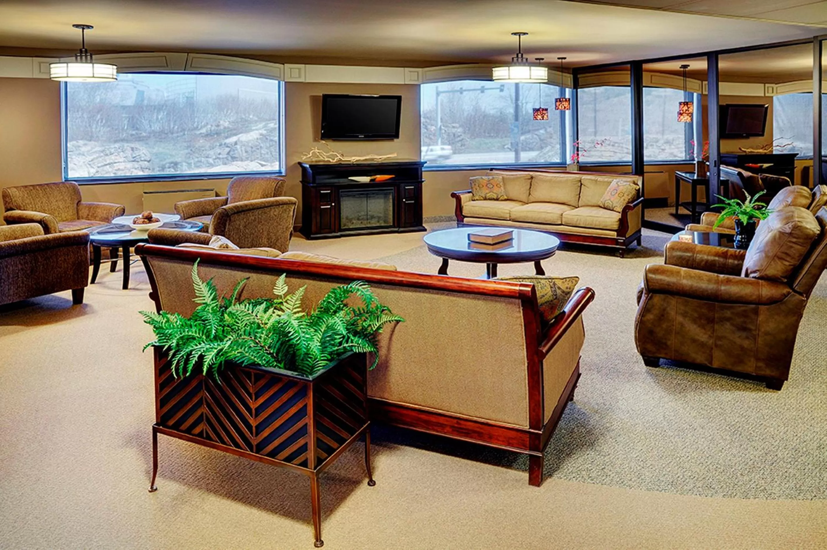 Living room in Travelway Inn Sudbury