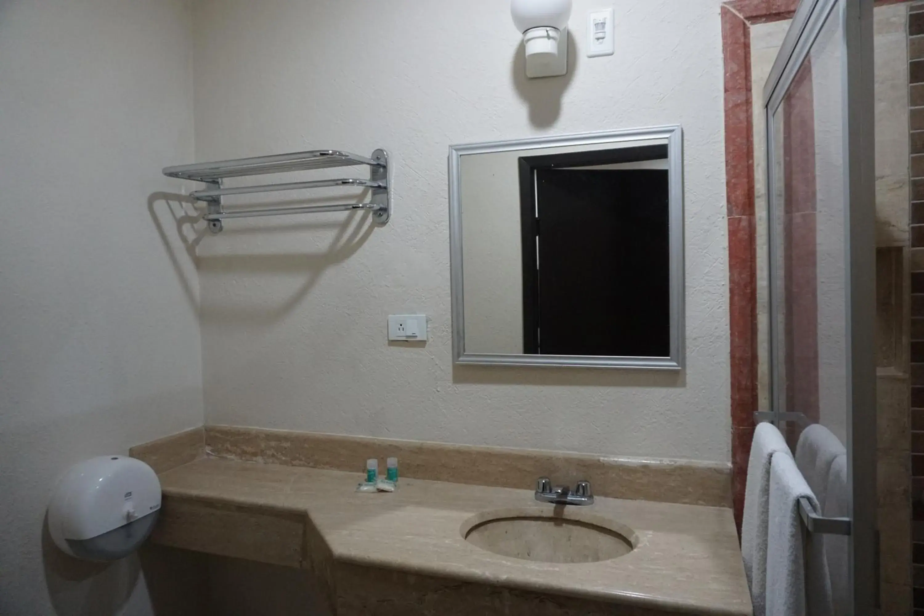 Bathroom in Hotel America Palacio