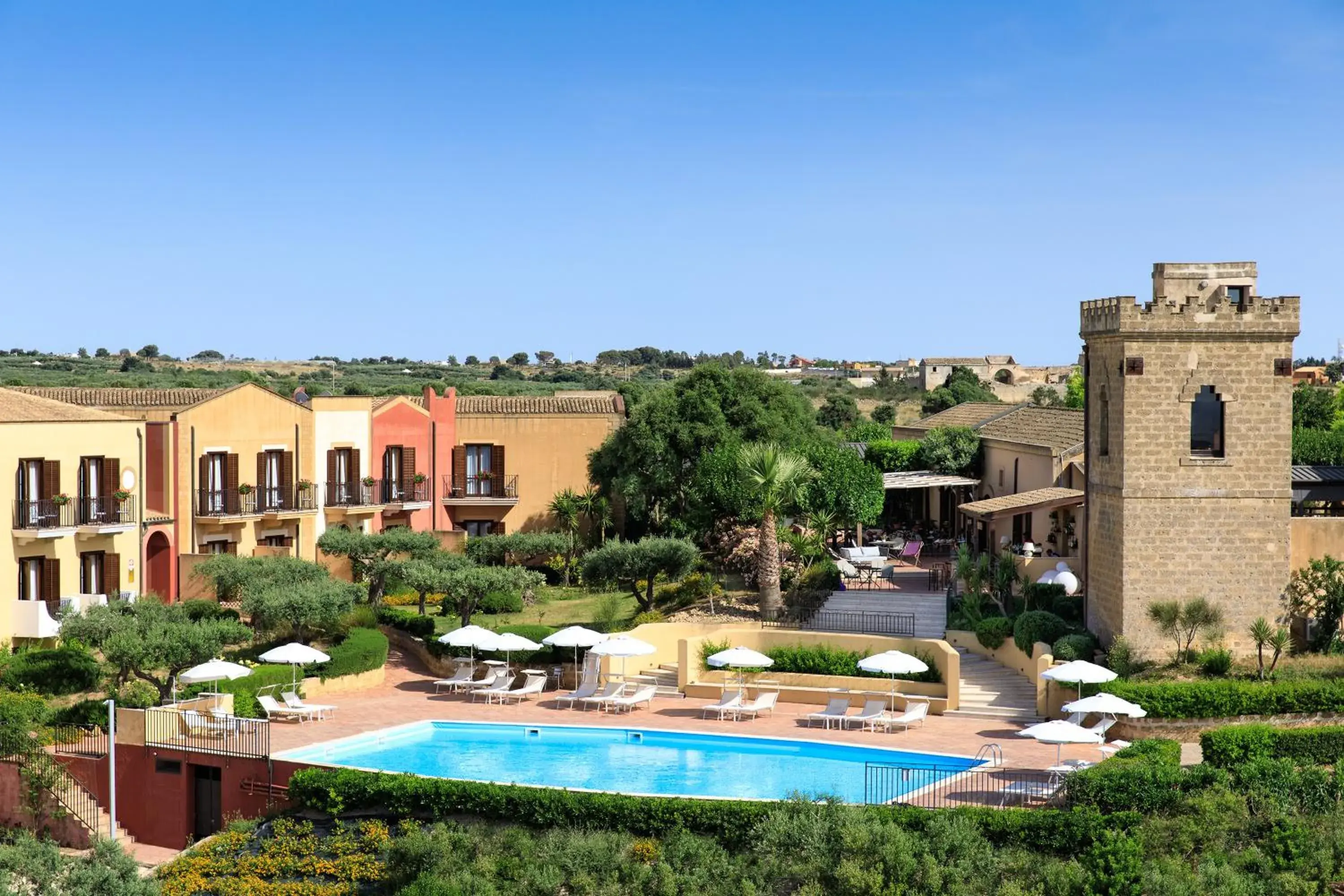 Property building, Swimming Pool in Hotel Baglio Oneto dei Principi di San Lorenzo - Luxury Wine Resort