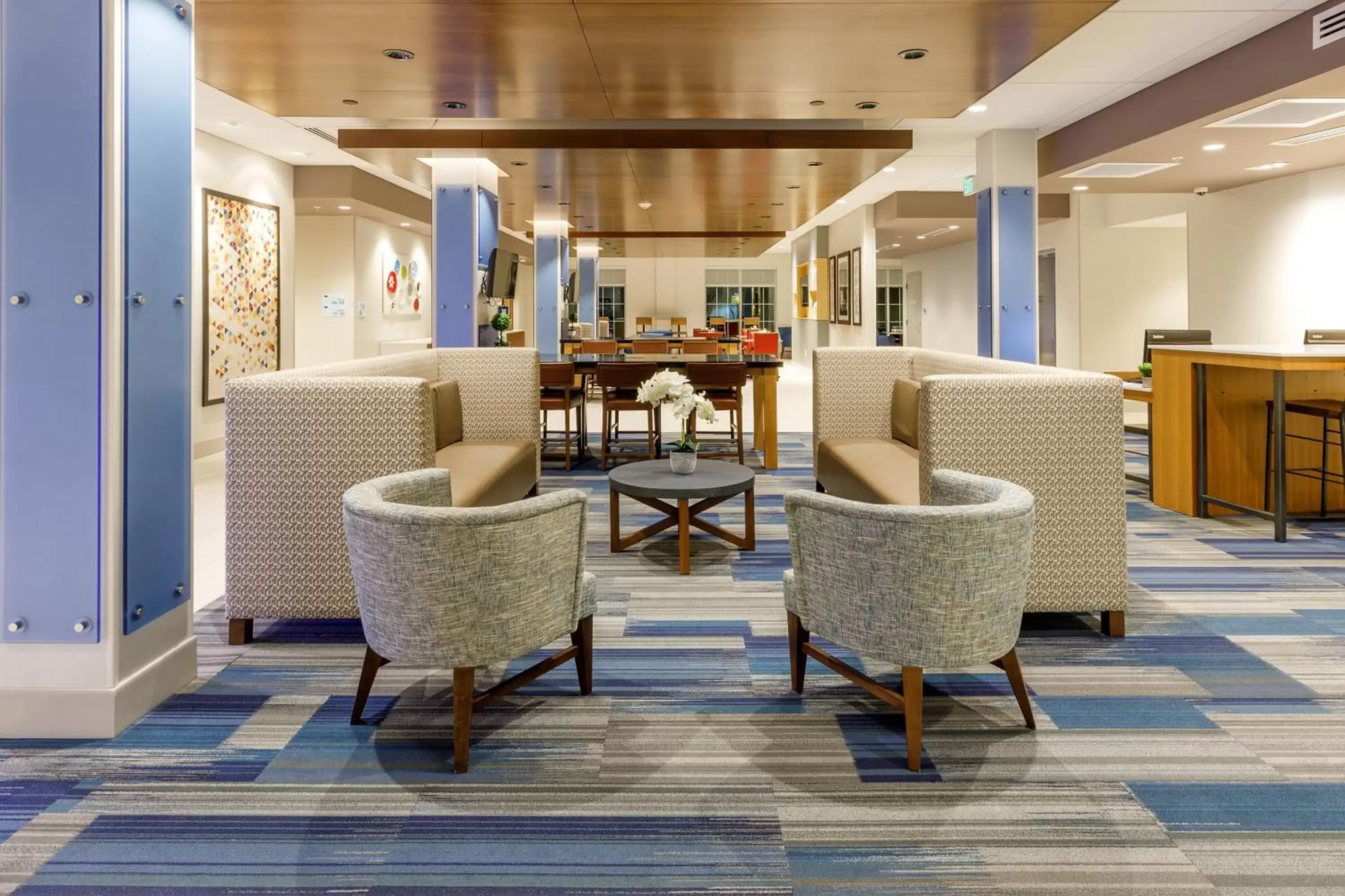 Property building, Lobby/Reception in Holiday Inn Express & Suites - Sturbridge, an IHG Hotel