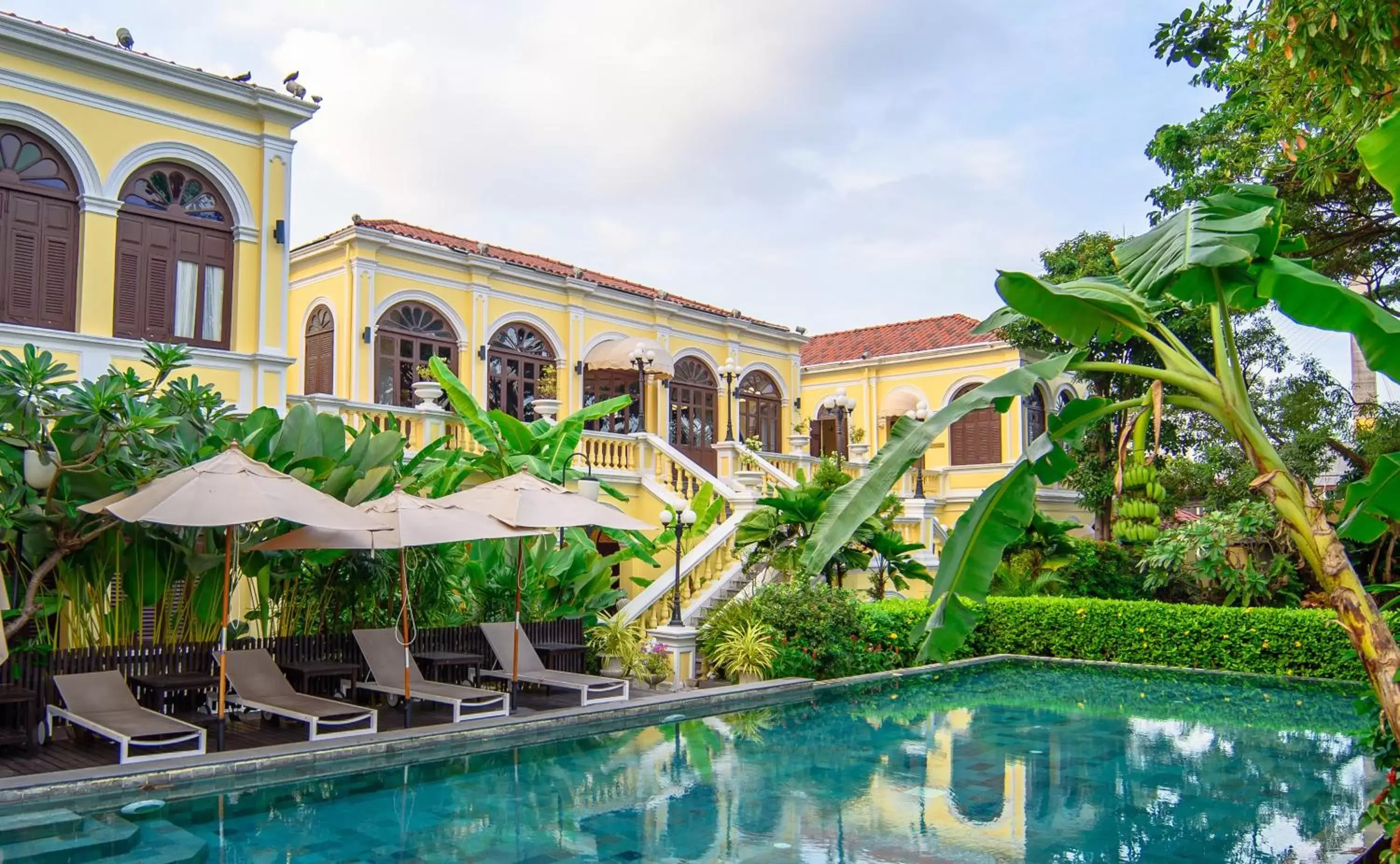 Restaurant/places to eat, Swimming Pool in Praya Palazzo - SHA Plus