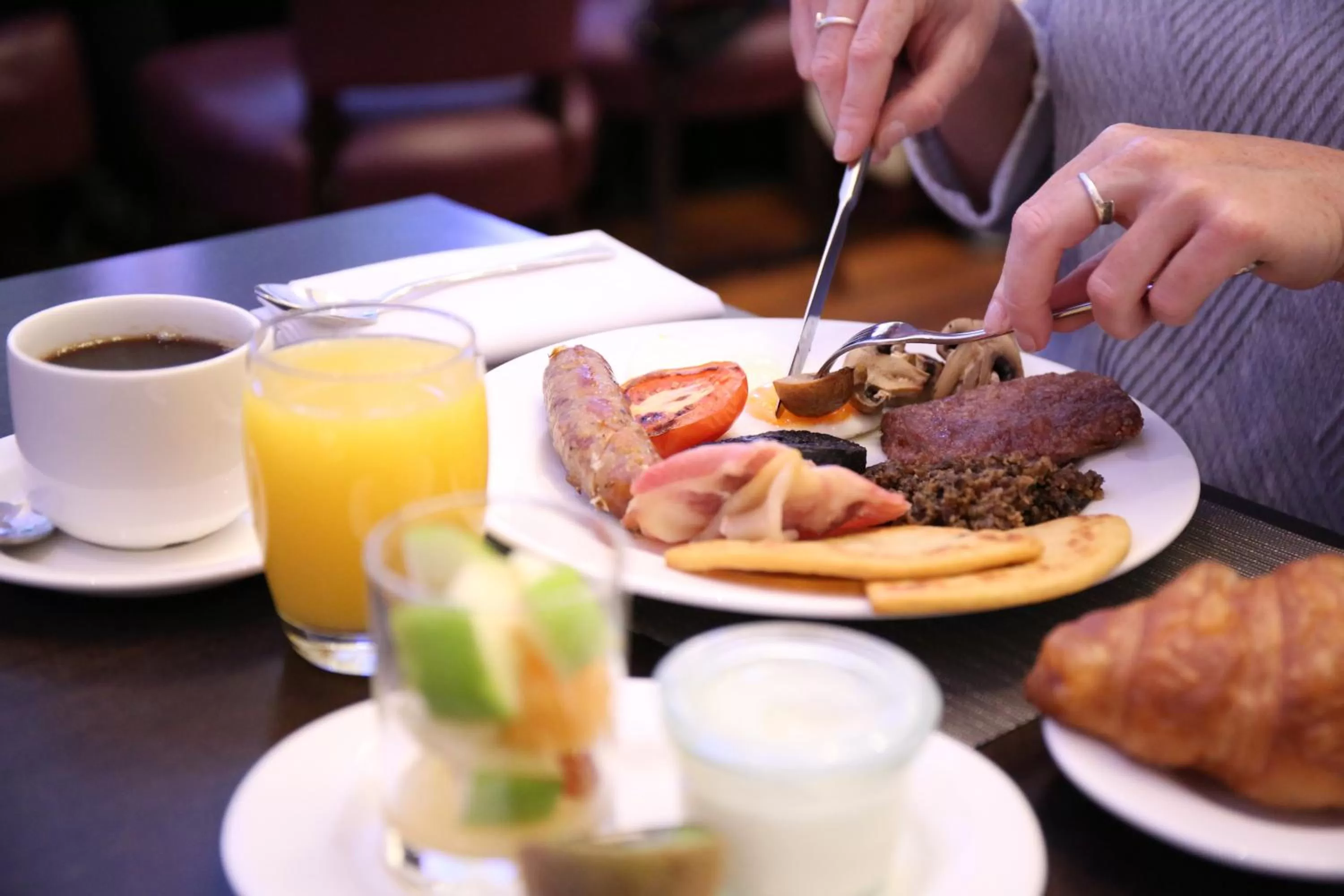 Breakfast in voco Grand Central Glasgow by IHG