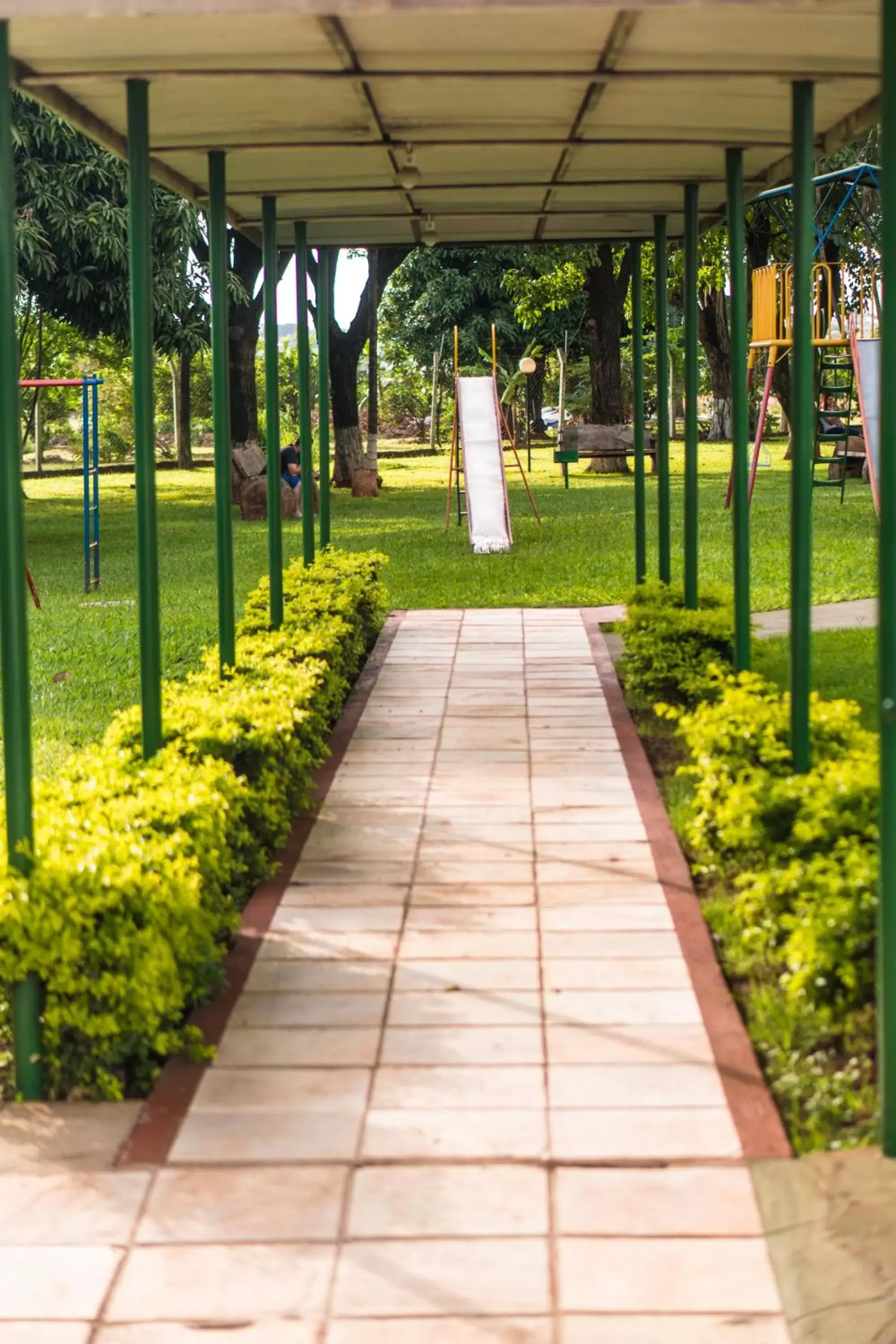 Property building, Garden in Dan Inn Uberaba & Convenções