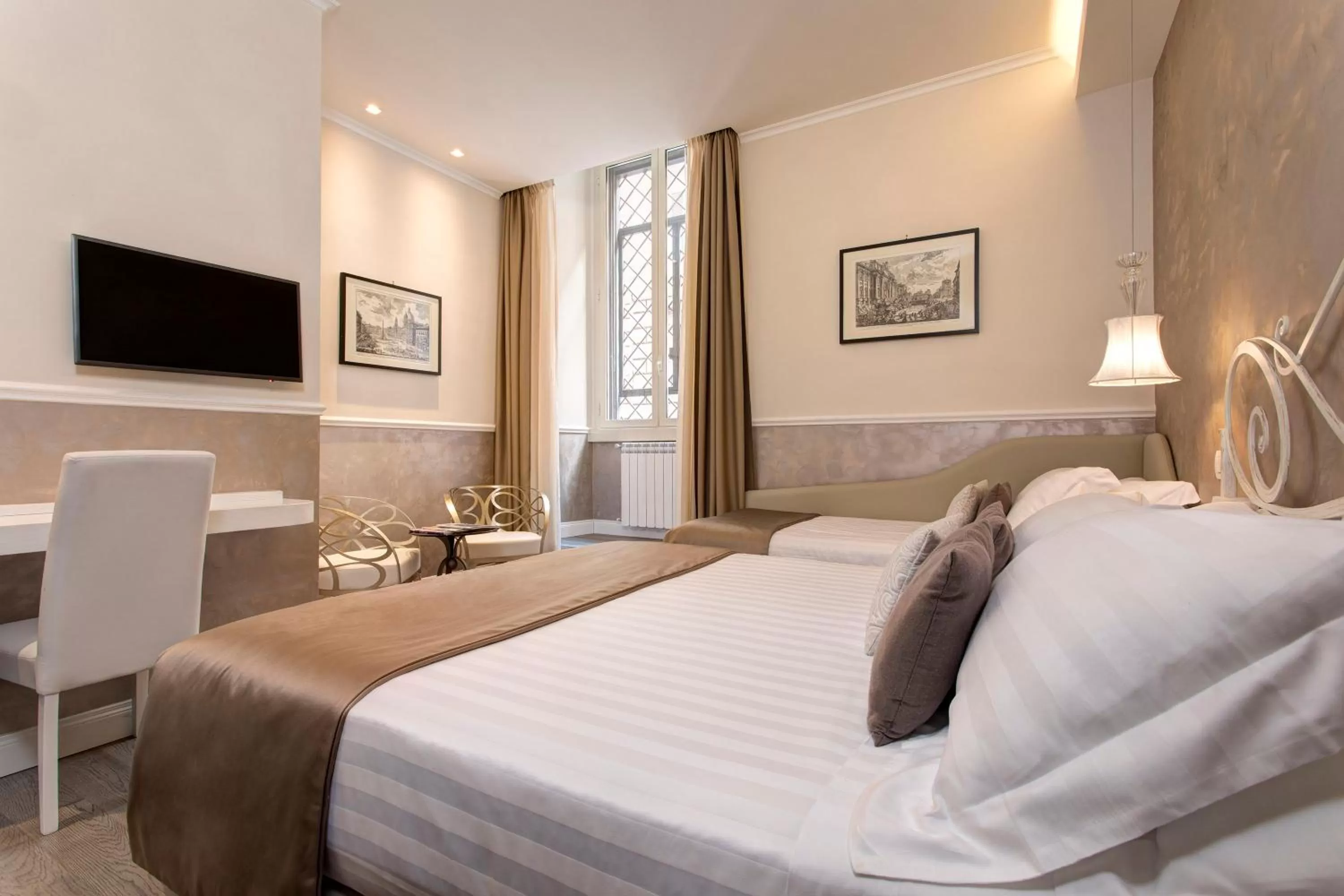 Bedroom, Bed in Relais de l'Opera