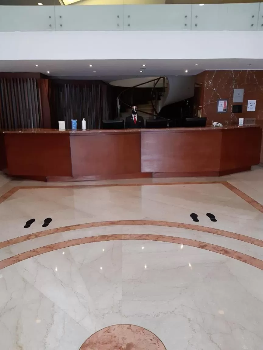 Staff, Lobby/Reception in Cosmos 100 Hotel & Centro de Convenciones - Hoteles Cosmos