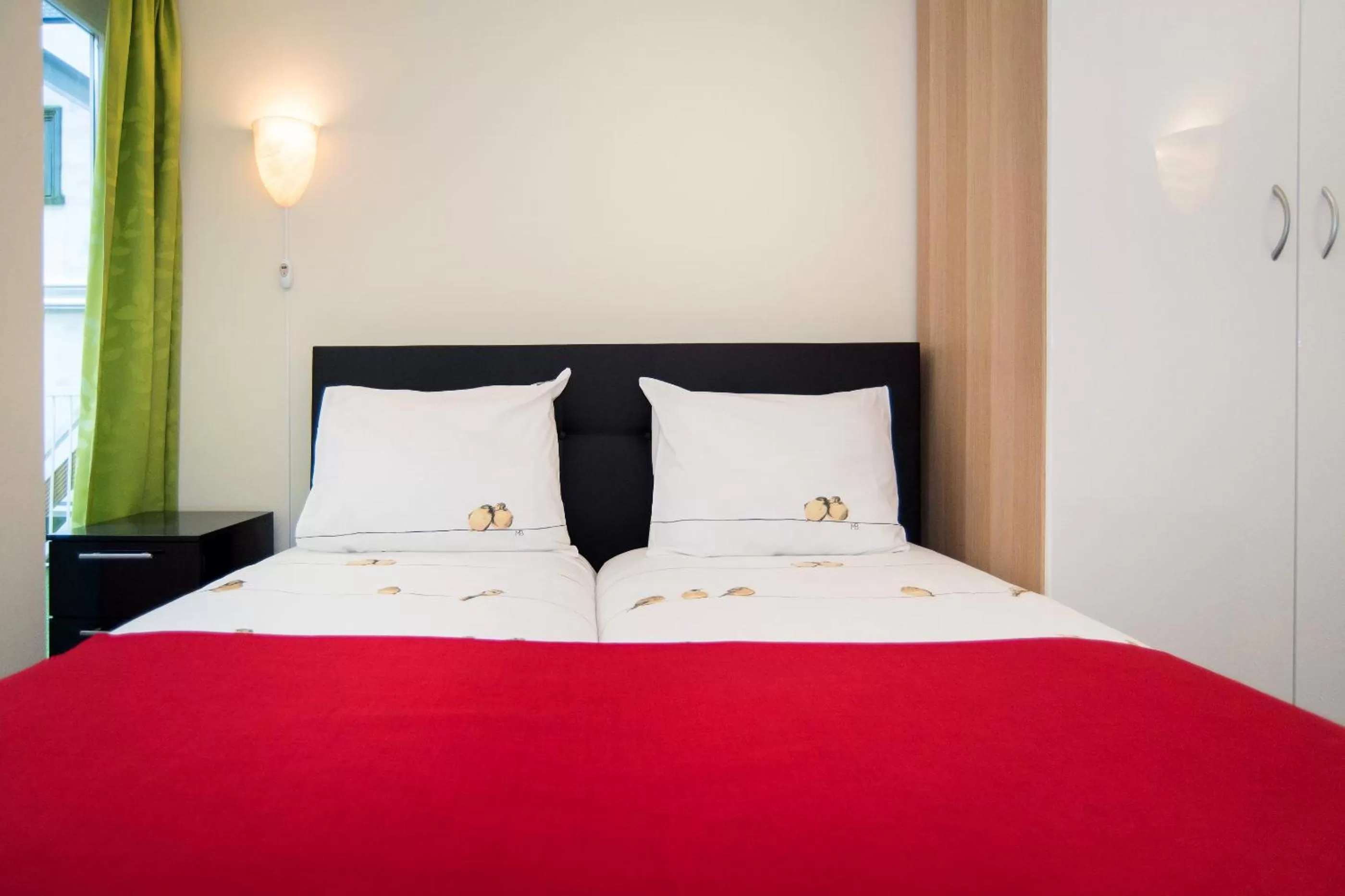 Bed in Midtown Hotel Twin Studio