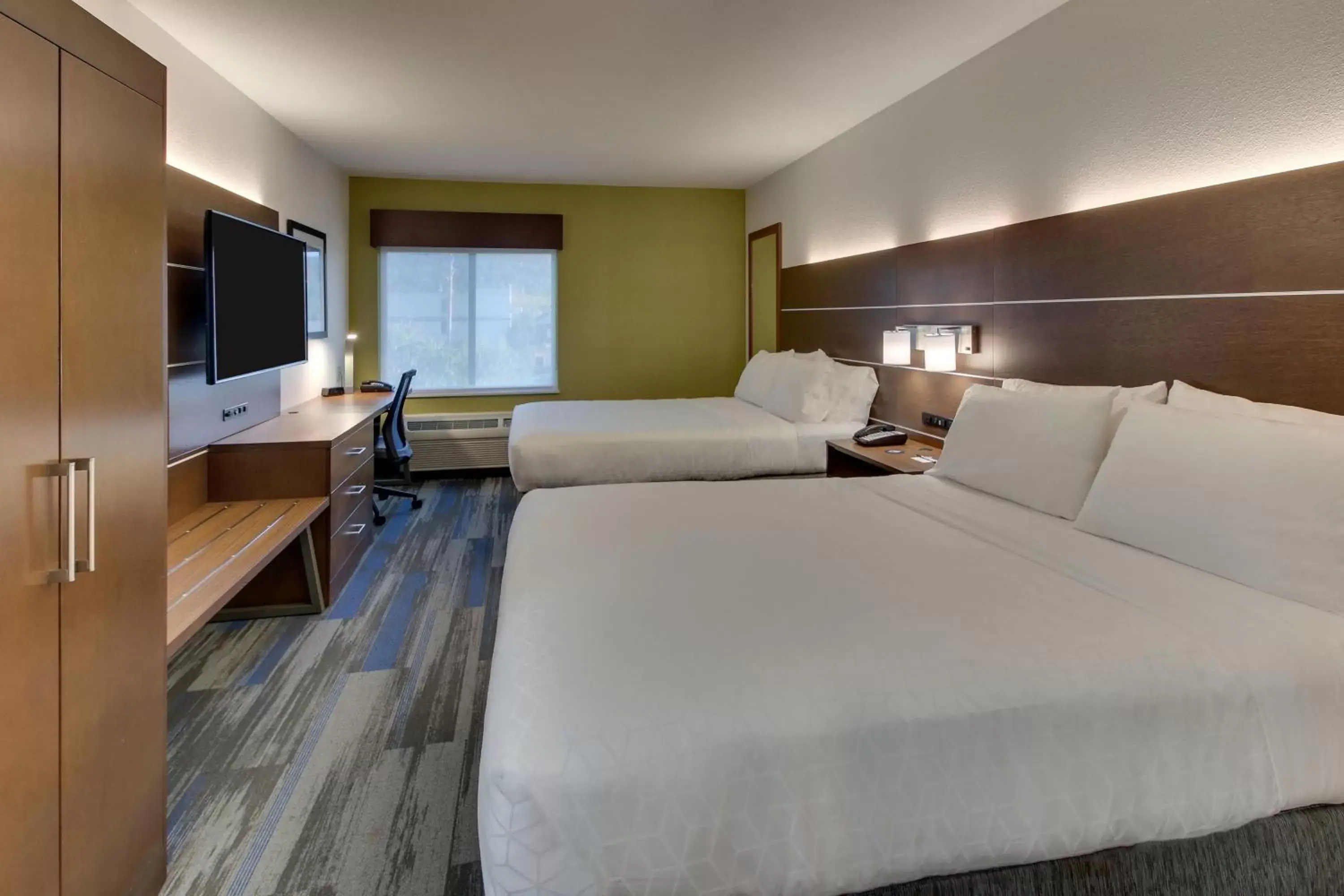 Standard Queen Room with Two Queen Beds - Top Floor in Holiday Inn Express Fishkill-Mid Hudson Valley by IHG Standard Queen Room with Two Queen Beds - Top Floor in Holiday Inn Express Fishkill-Mid Hudson Valley by IHG