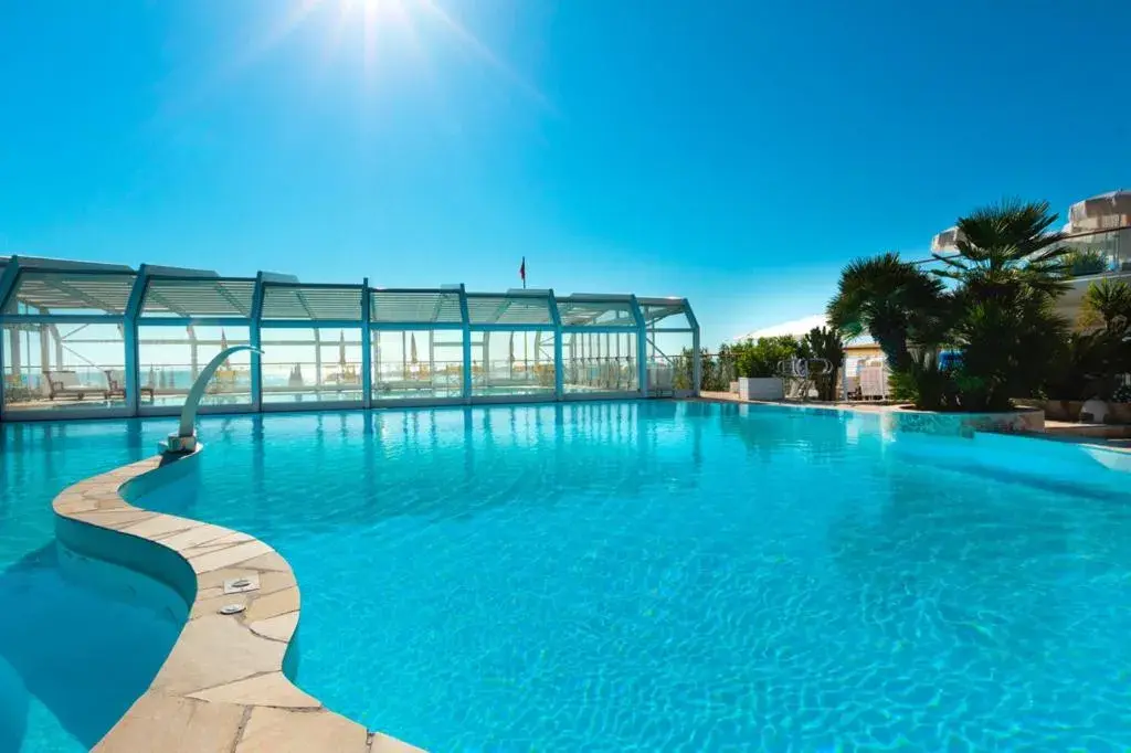Beach, Swimming Pool in Hotel Ridolfi