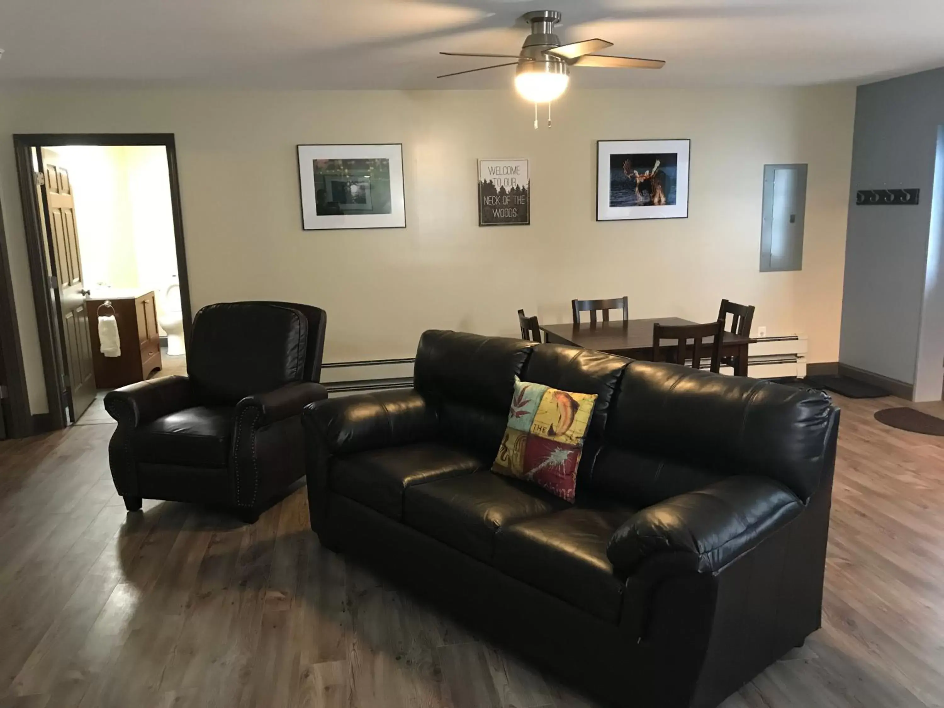 Seating Area in Baxter Park Inn