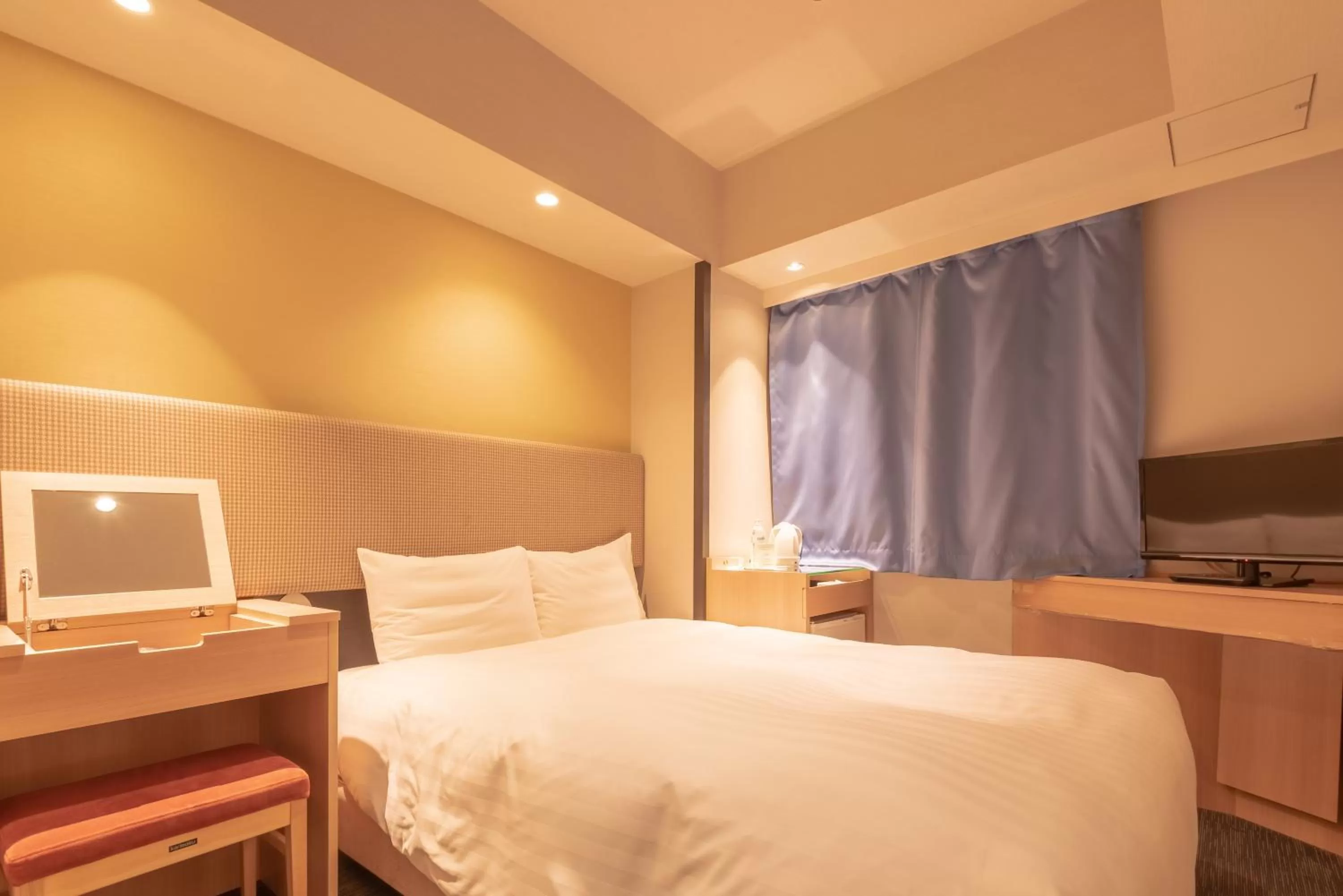 Bed in E Hotel Higashi Shinjuku