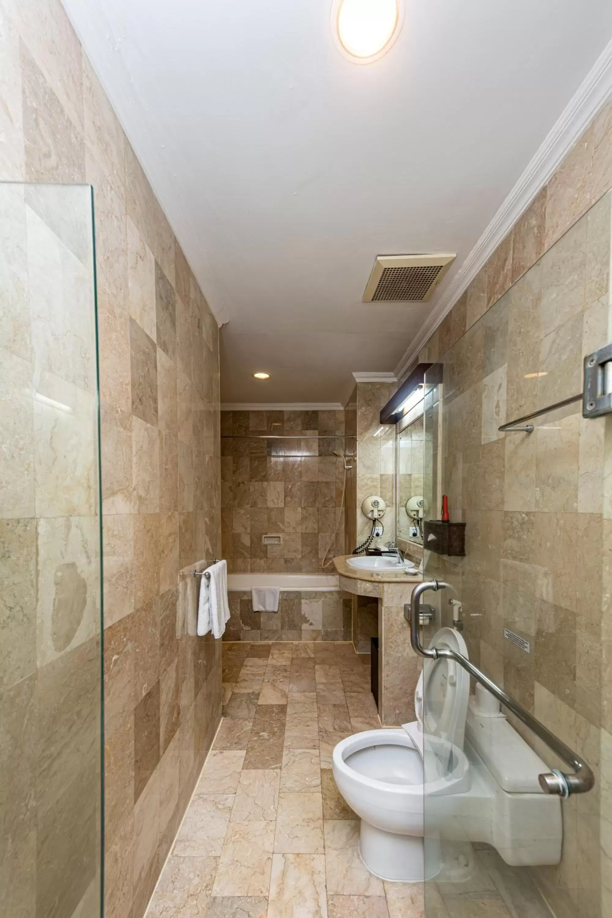 Bathroom in Hotel Kumala Pantai - CHSE Certified