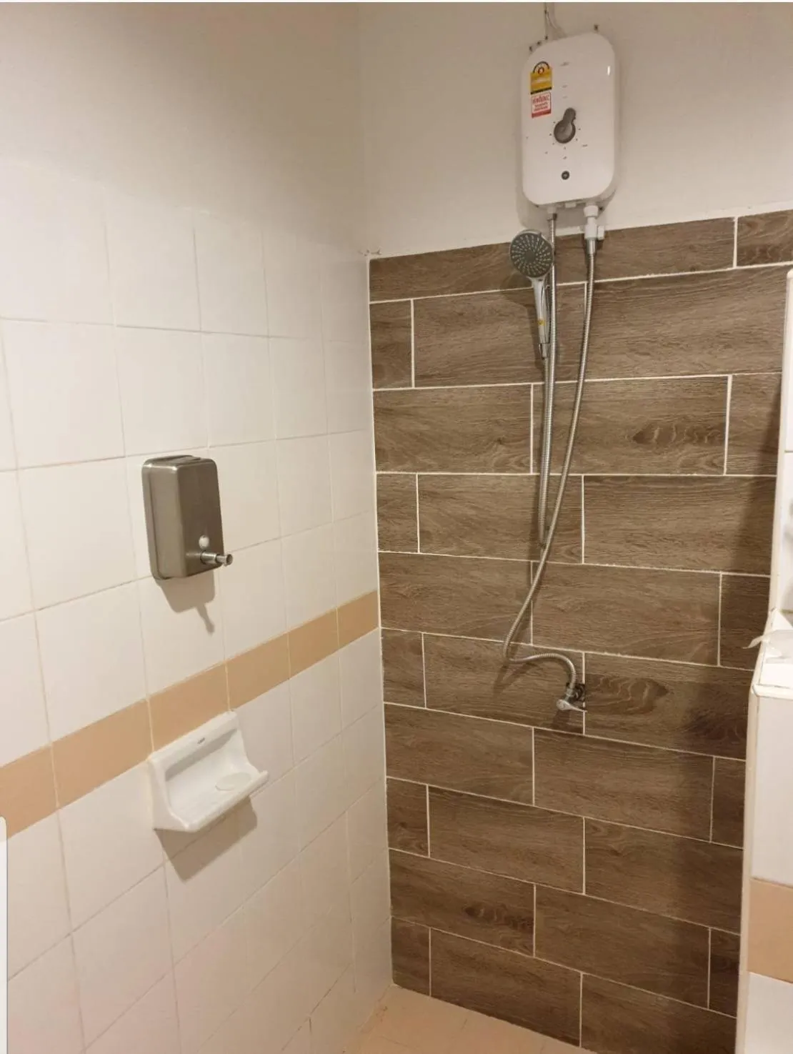 Shower in Lanta Manda Resort