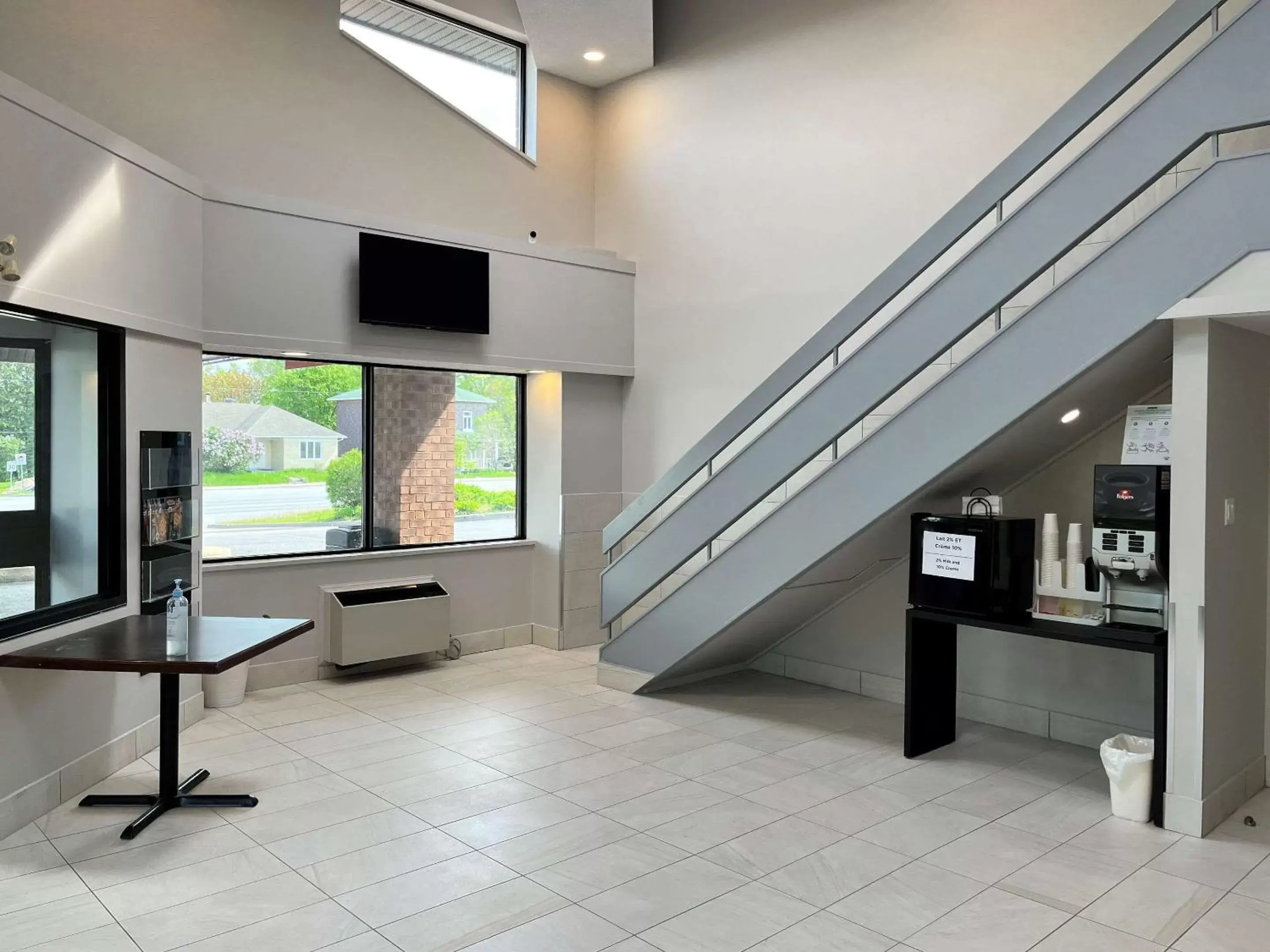 Lobby or reception in Econo Lodge Airport Quebec Lobby or reception in Econo Lodge Airport Quebec