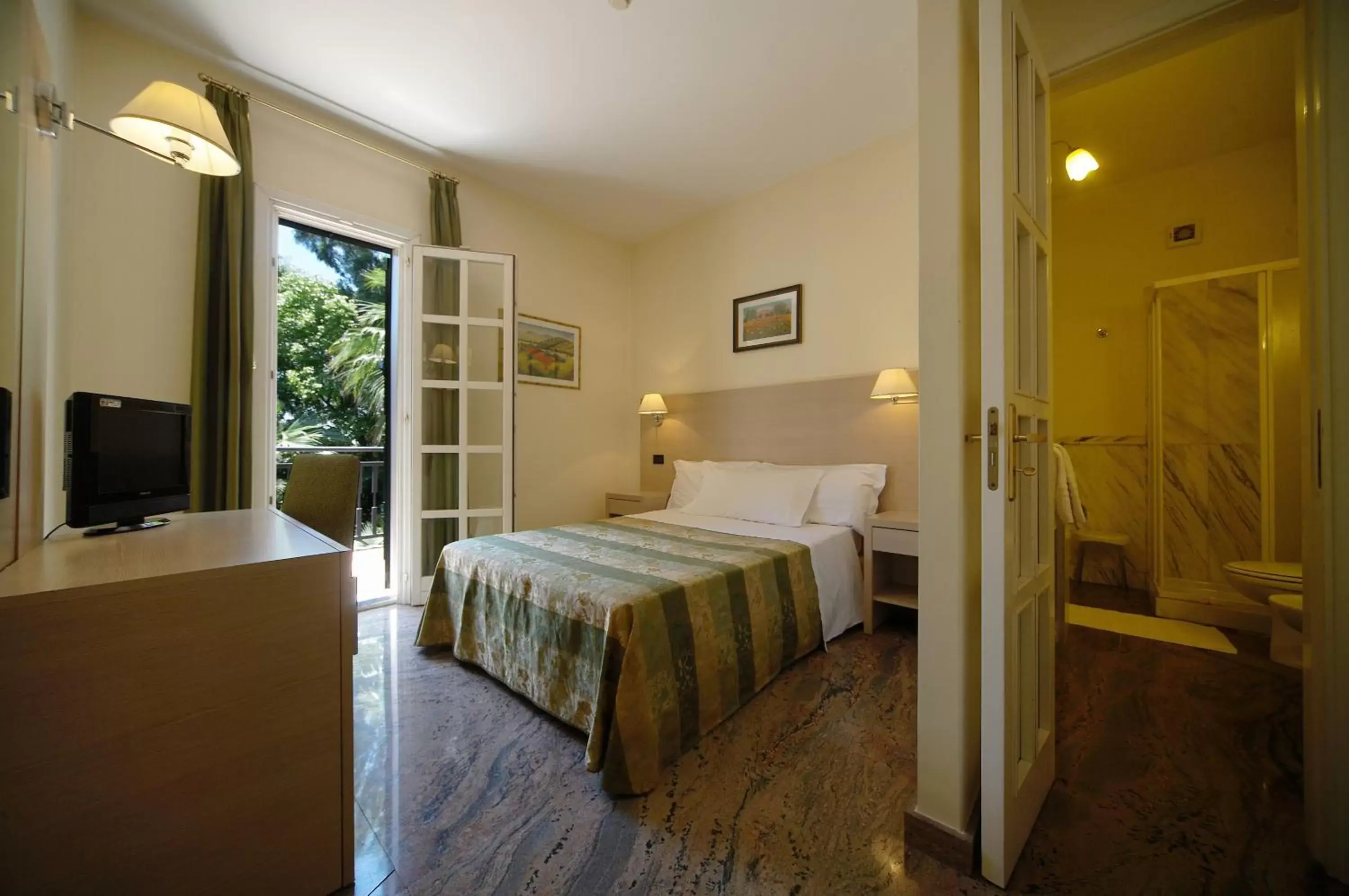 Bedroom, Bed in Hotel Borgo Verde