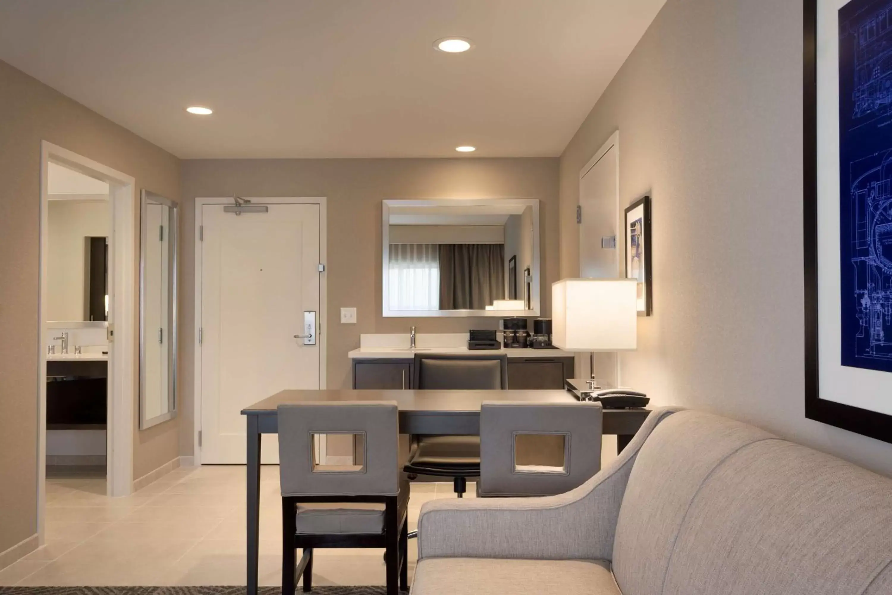 Living room in Embassy Suites by Hilton Kansas City Olathe Living room in Embassy Suites by Hilton Kansas City Olathe