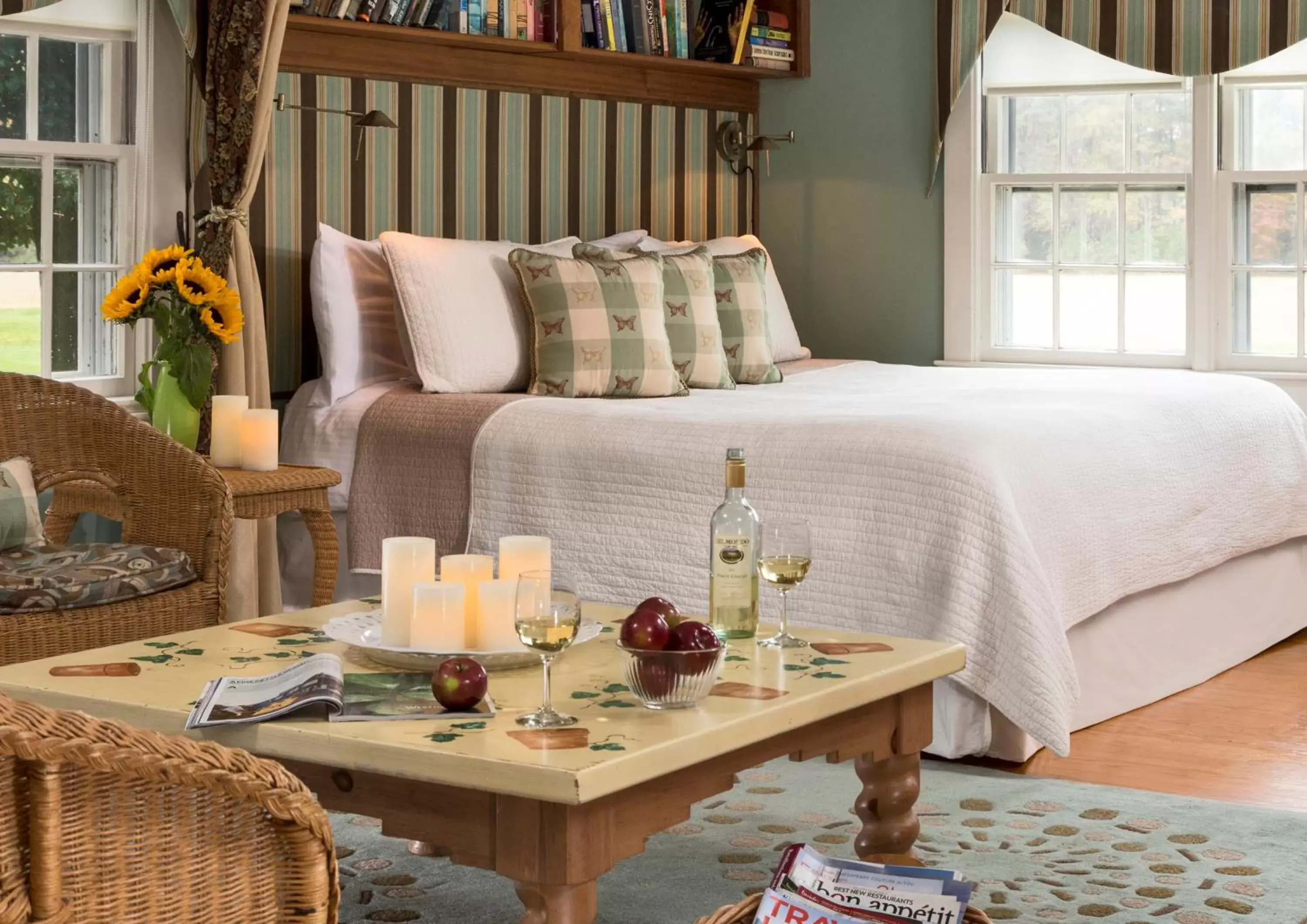 Decorative detail, Bed in Inn at Huntingfield Creek