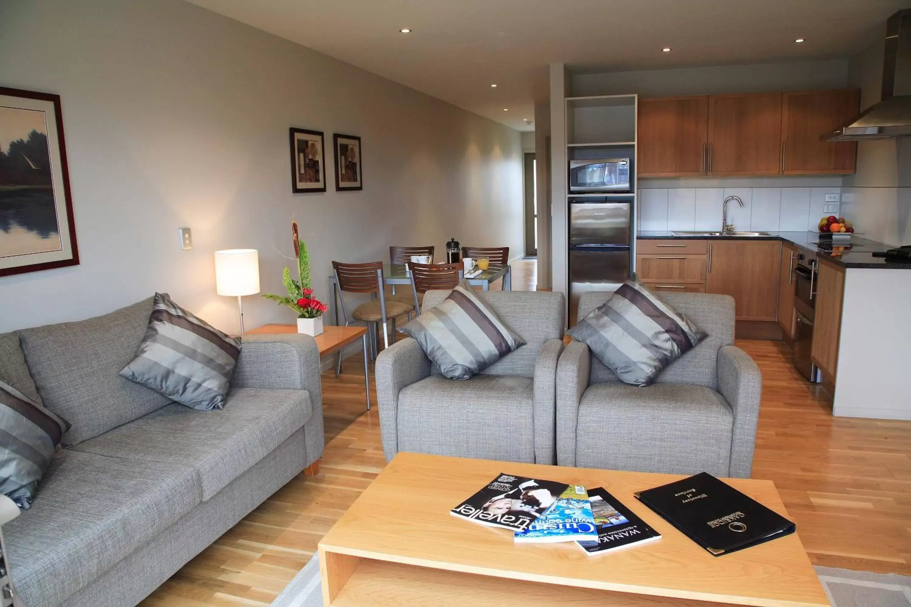 Kitchen or kitchenette, Seating Area in Oakridge Resort Lake Wanaka