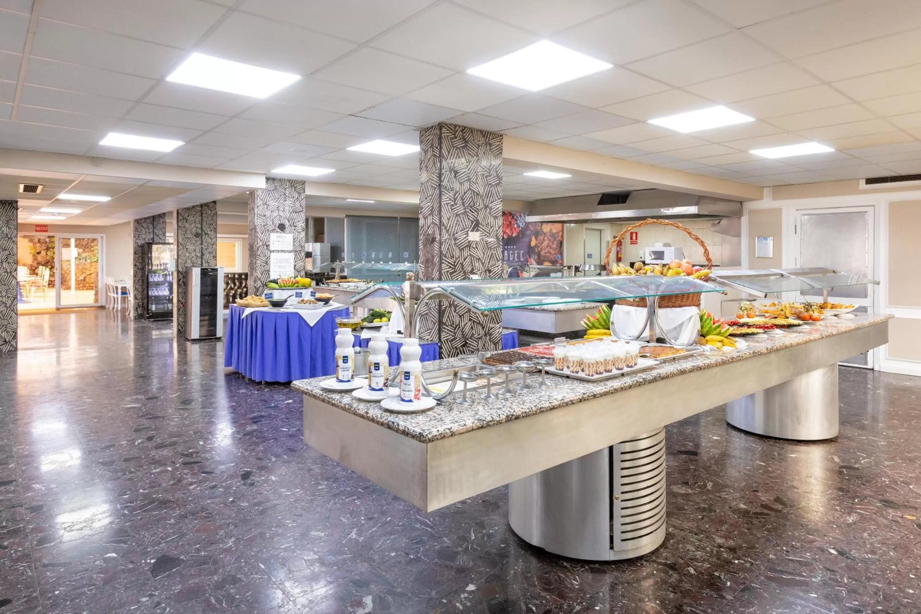 Restaurant/places to eat in HC Hotel Magec