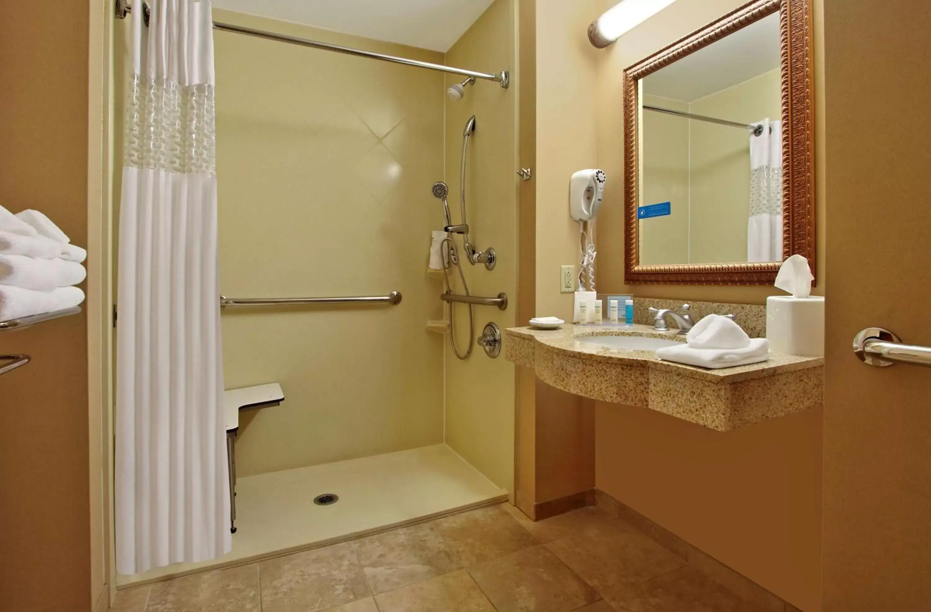 Bathroom in Hampton Inn & Suites Madisonville