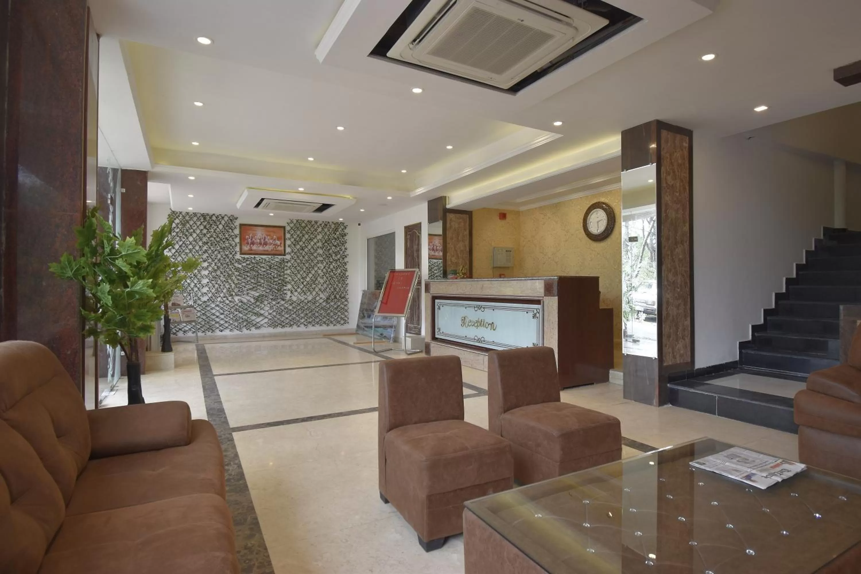 Living room, Lobby/Reception in The Royal Castle AC Centralized